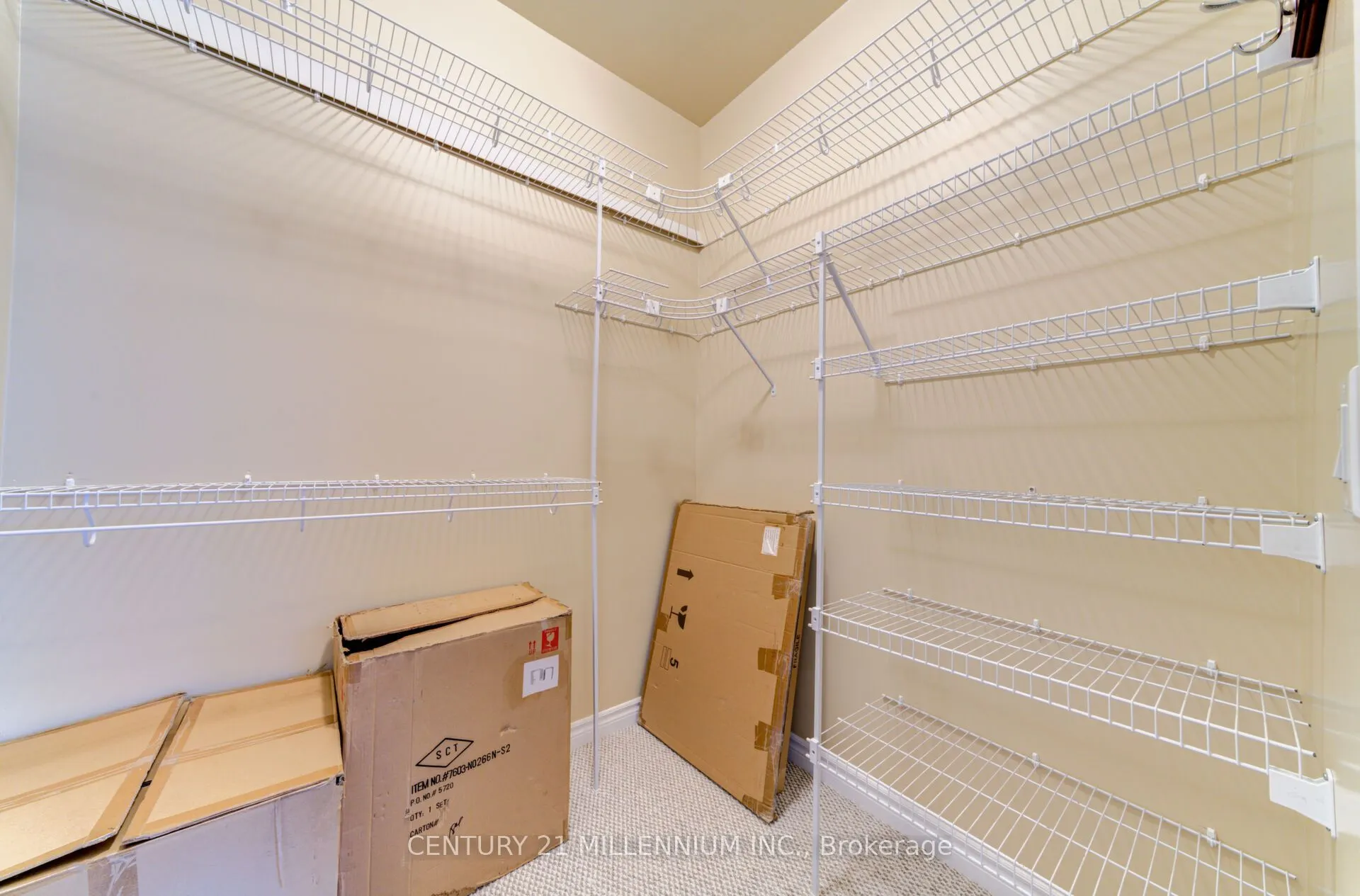 19A Yonge Street N, #208