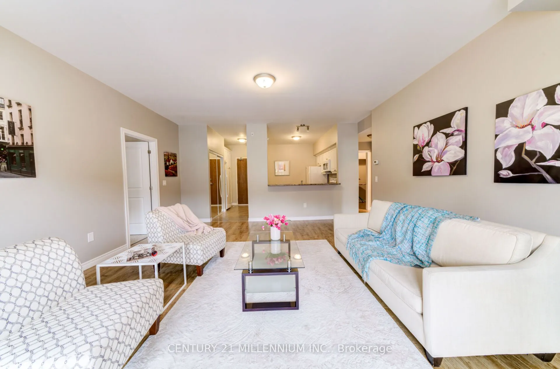 19A Yonge Street N, #208