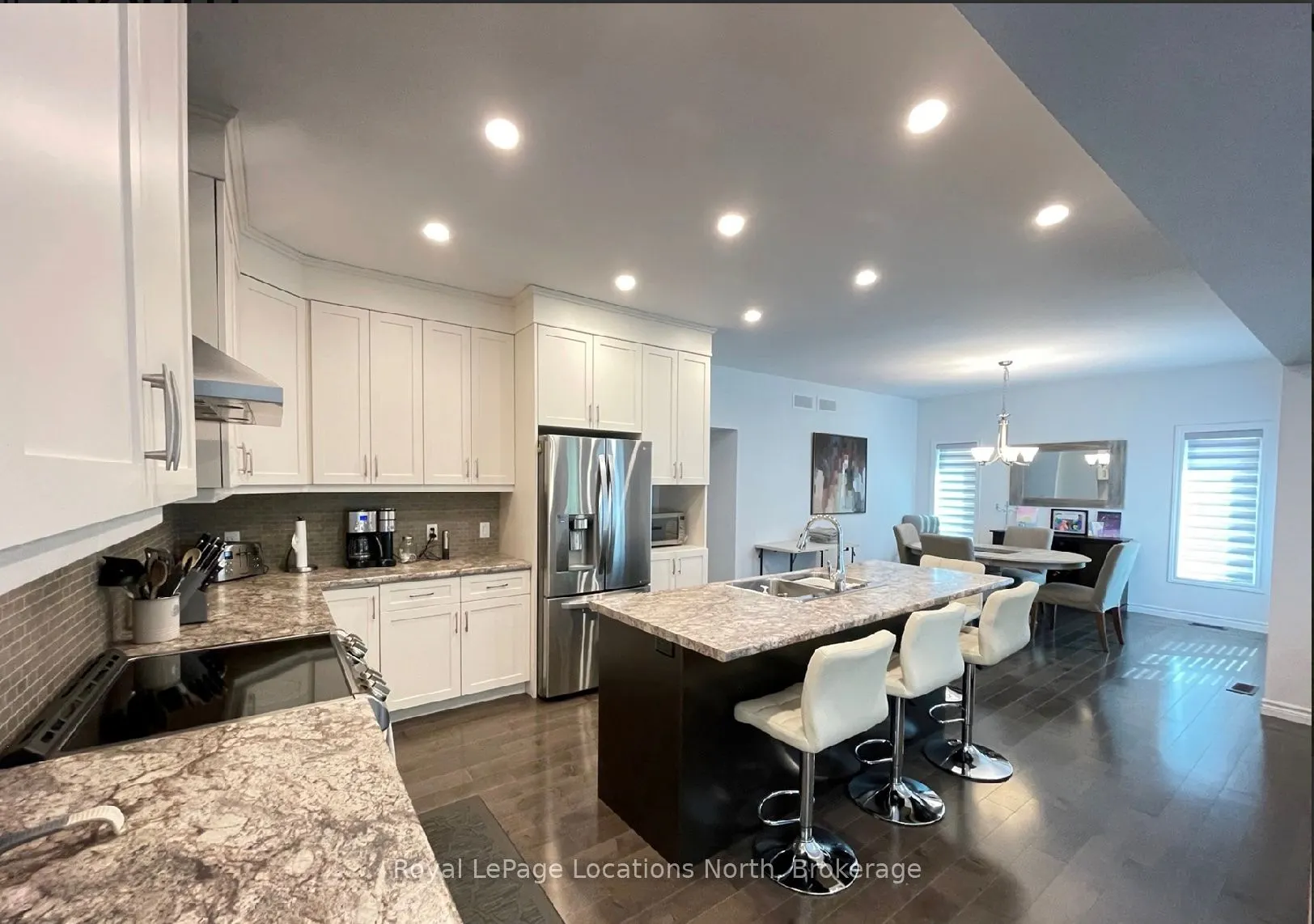 16 SUNSET Court