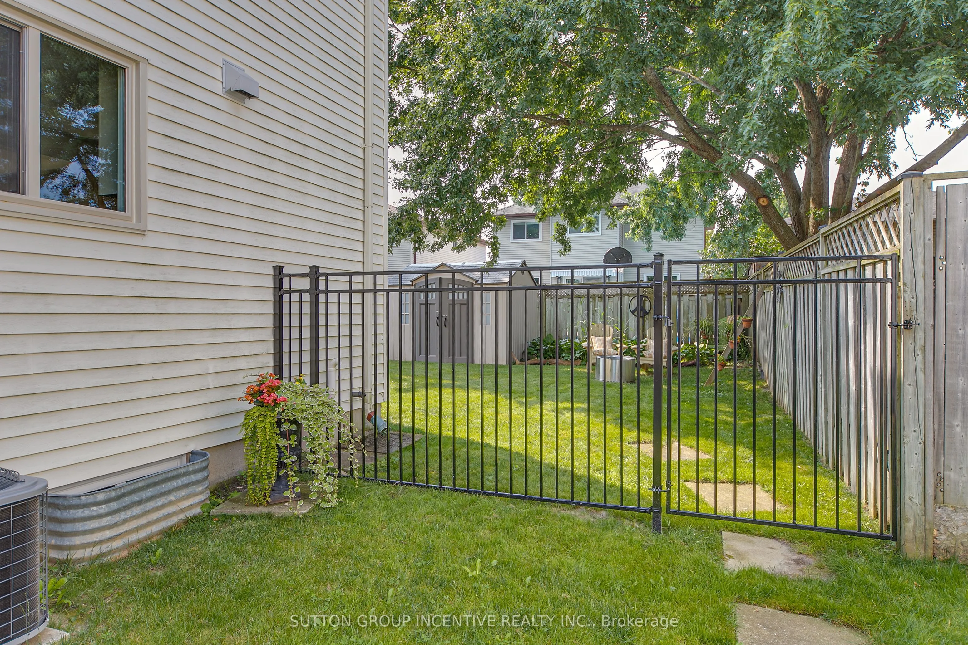 25 Rosenfeld Drive