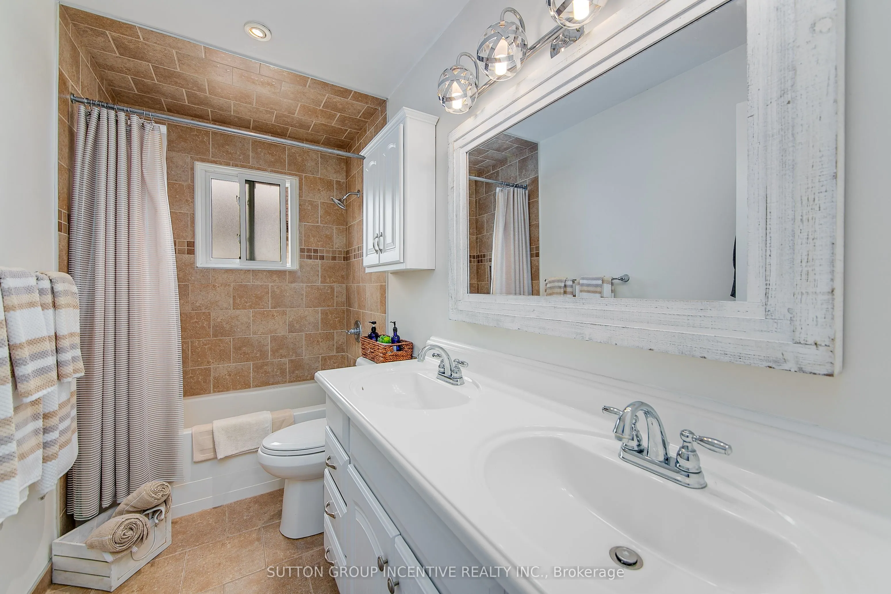 25 Rosenfeld Drive