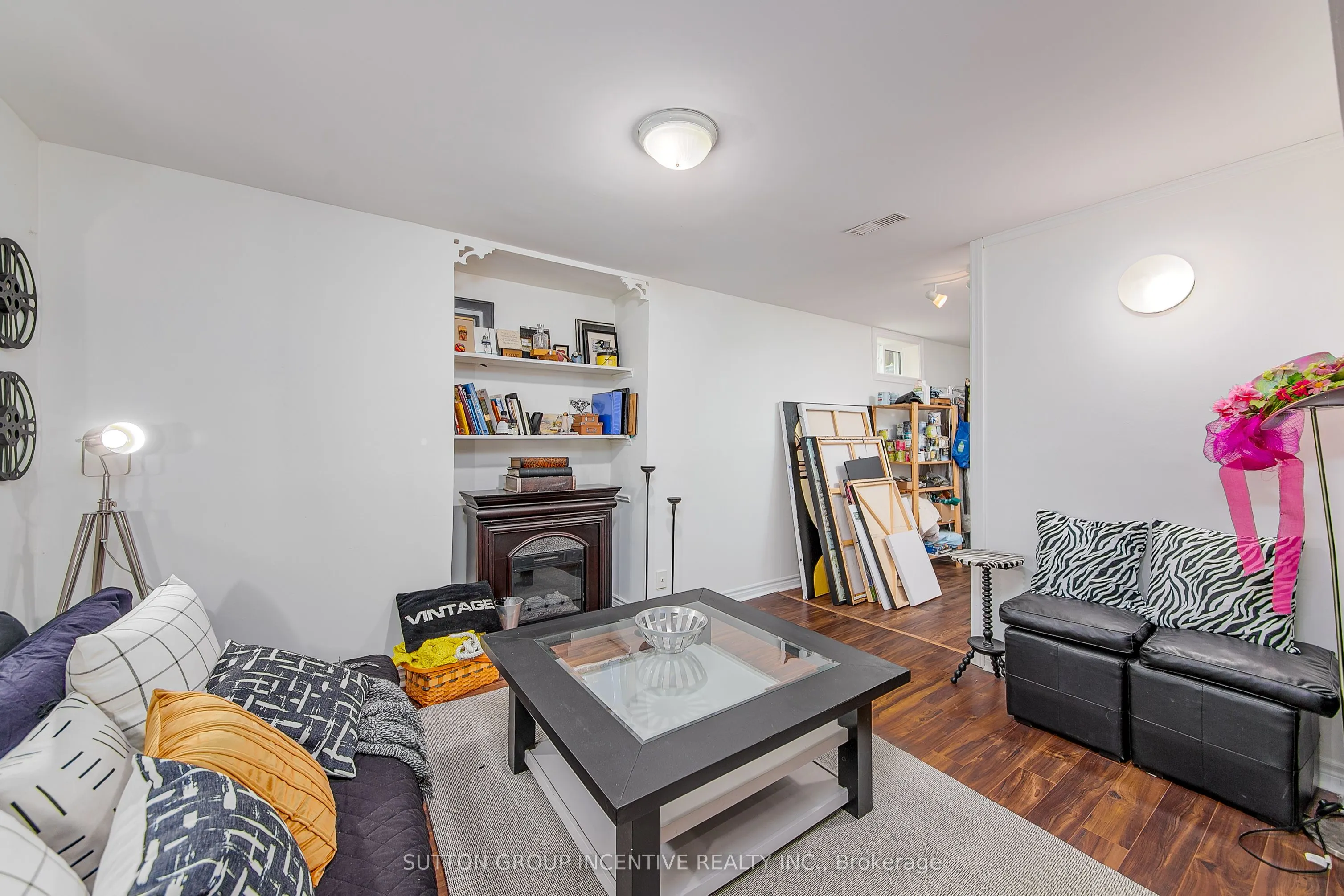 25 Rosenfeld Drive