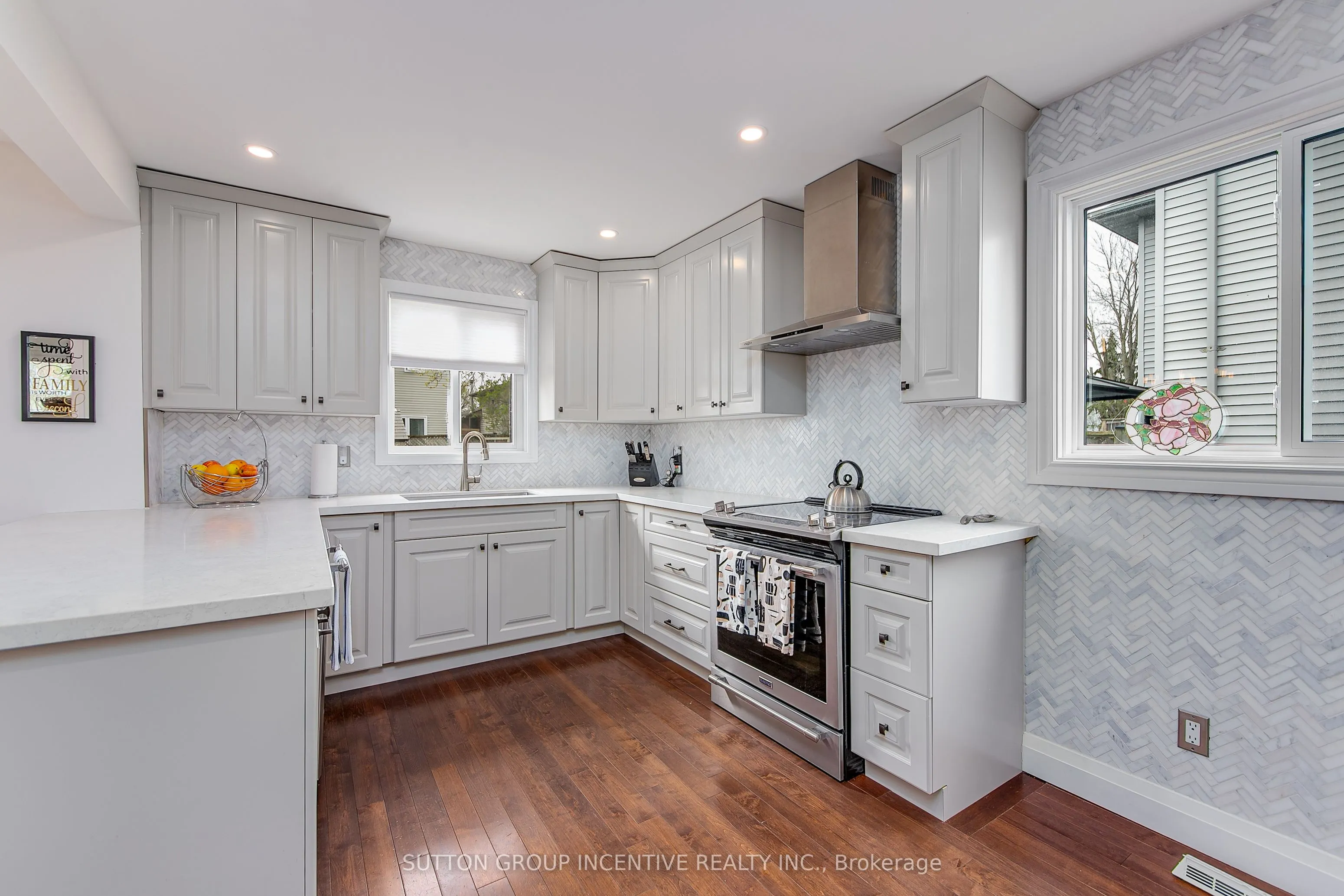 25 Rosenfeld Drive