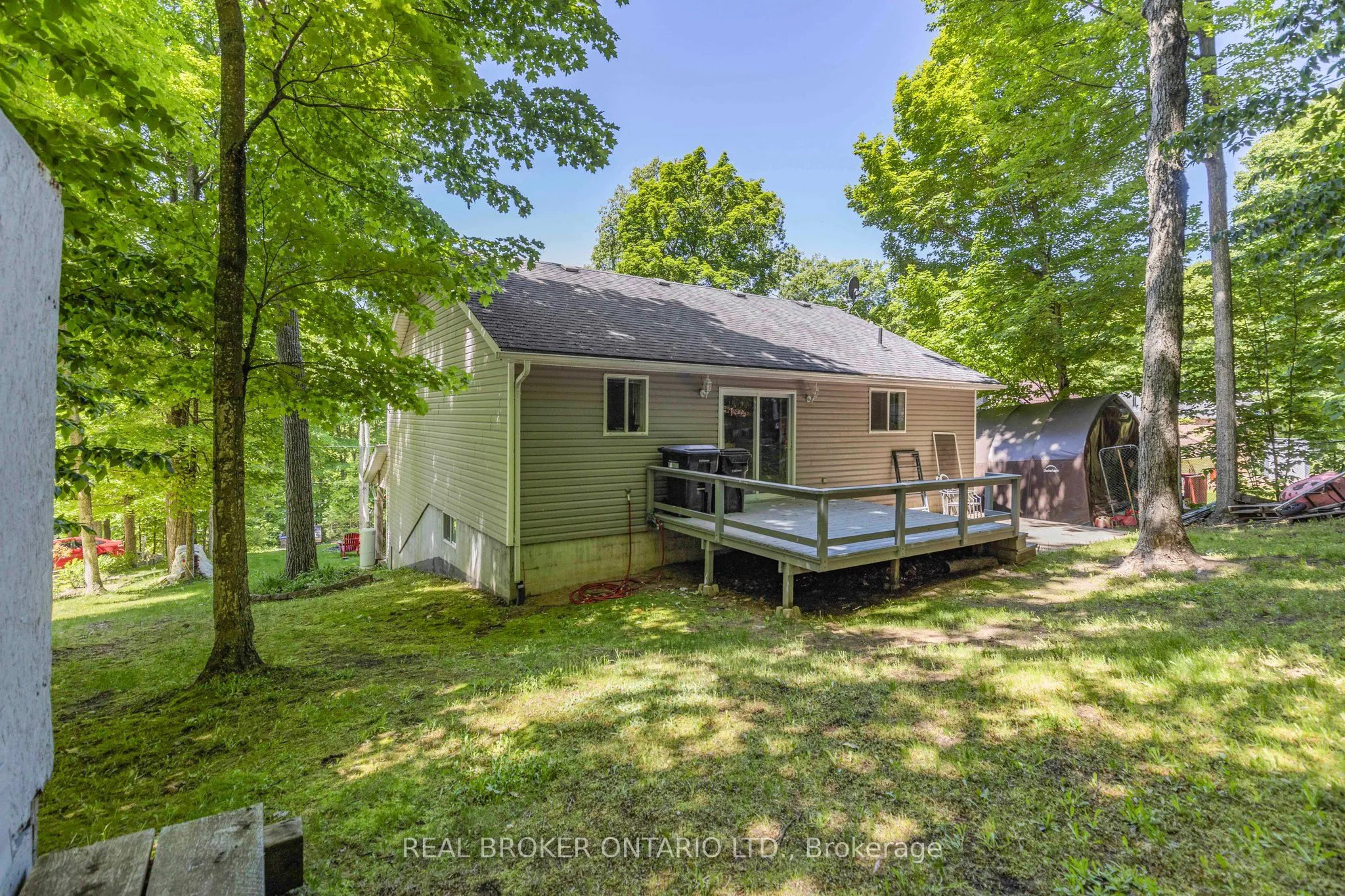 87 Farlain Lake Road E