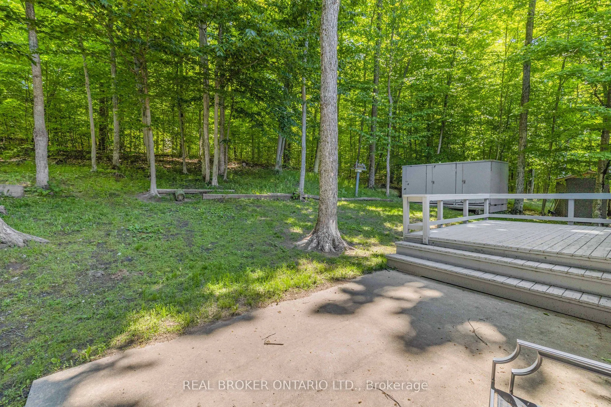87 Farlain Lake Road E