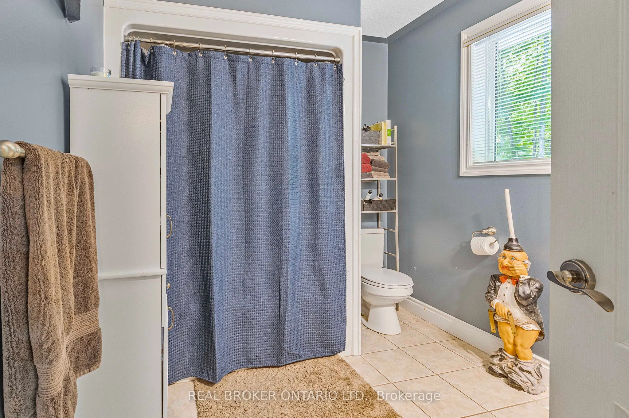 87 Farlain Lake Road E