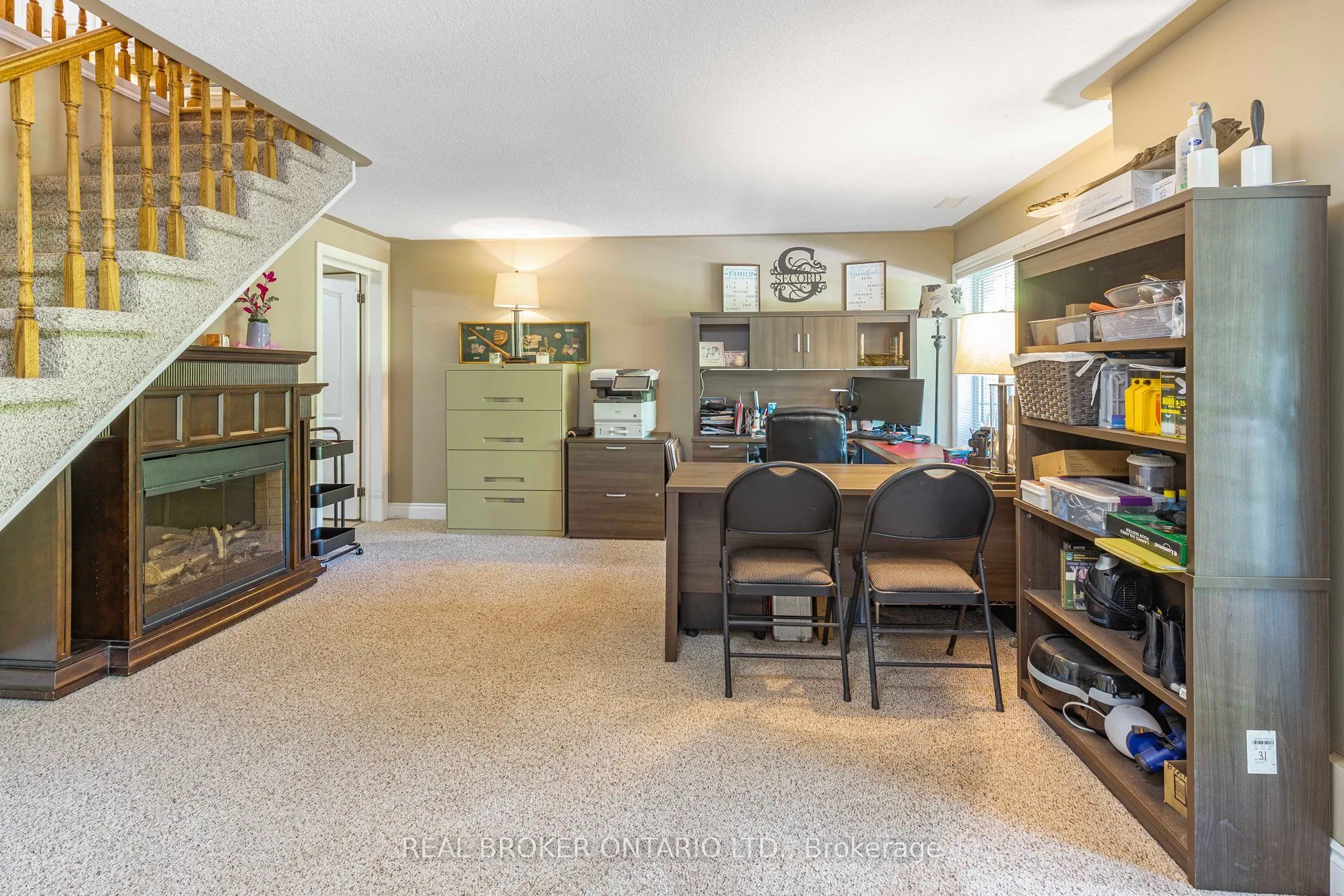 87 Farlain Lake Road E