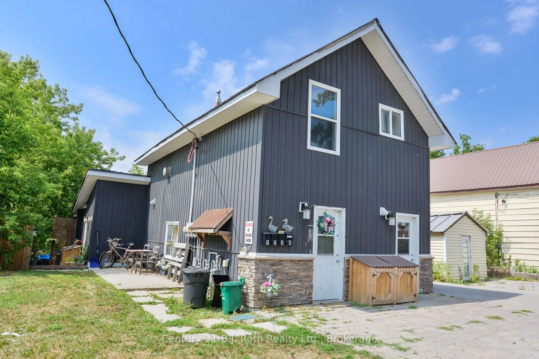 103 Albert Street S