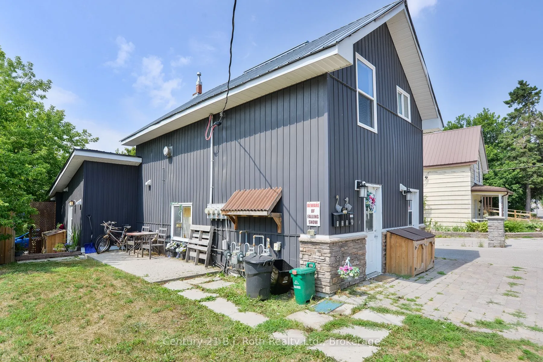 103 Albert Street S