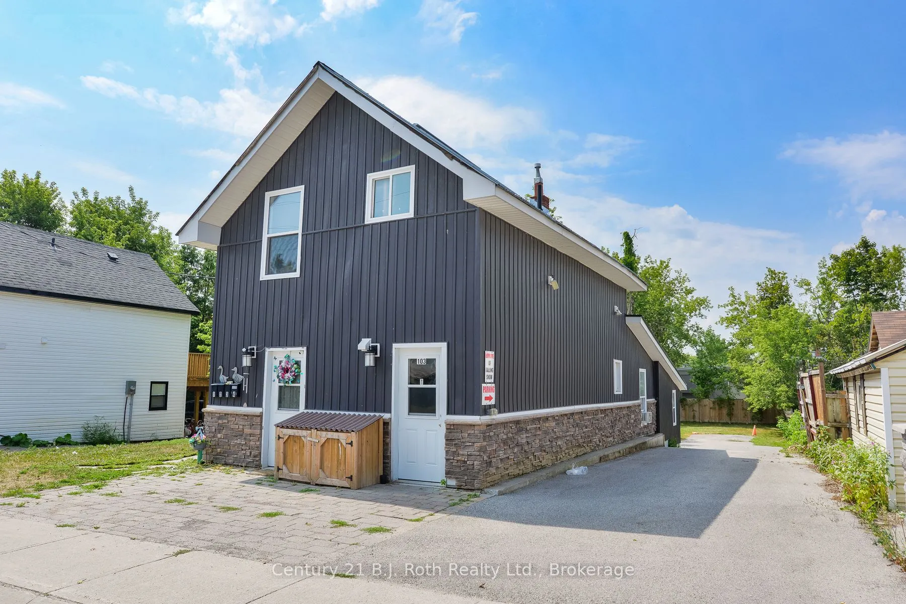 103 Albert Street S