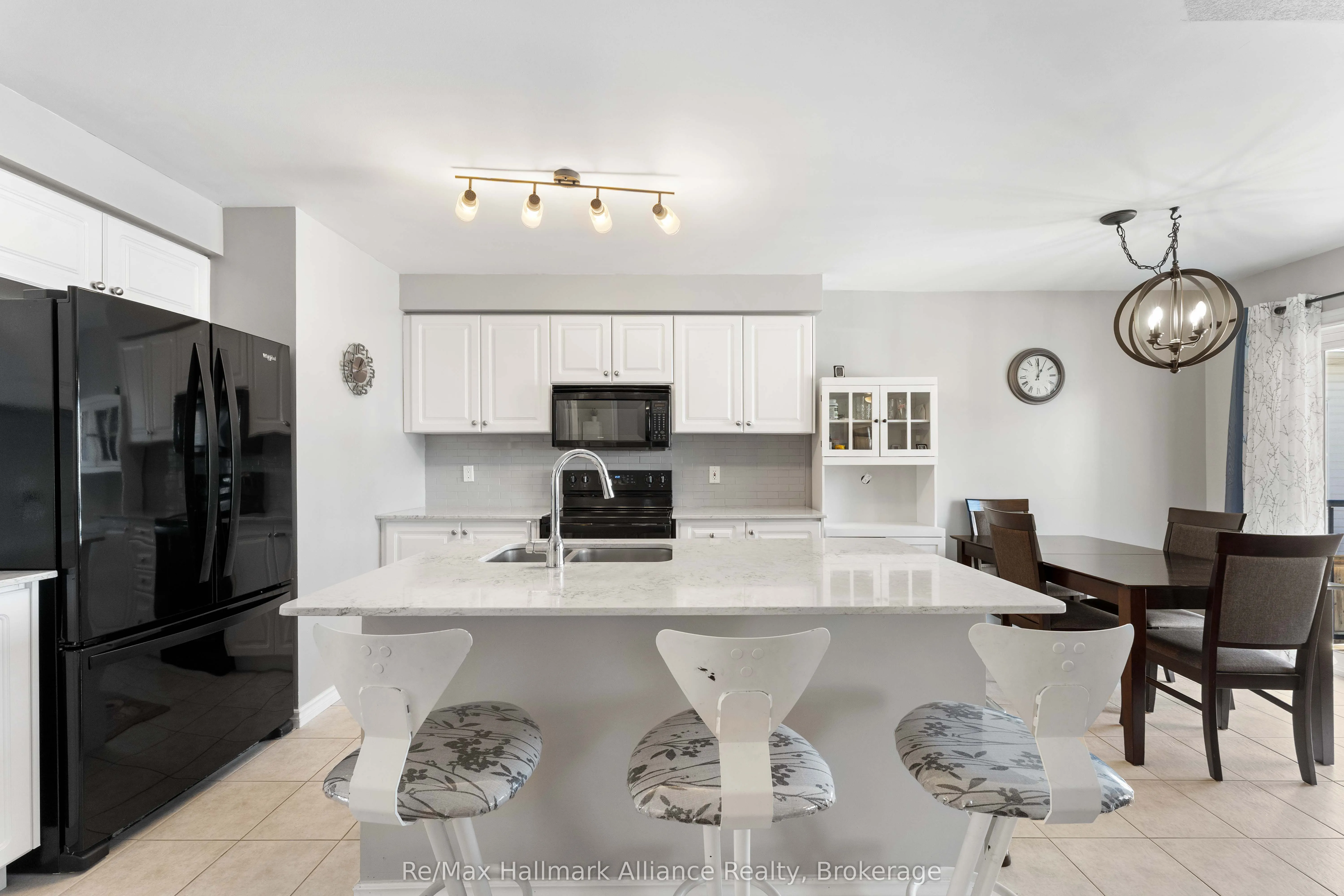 20 Meadowood Drive