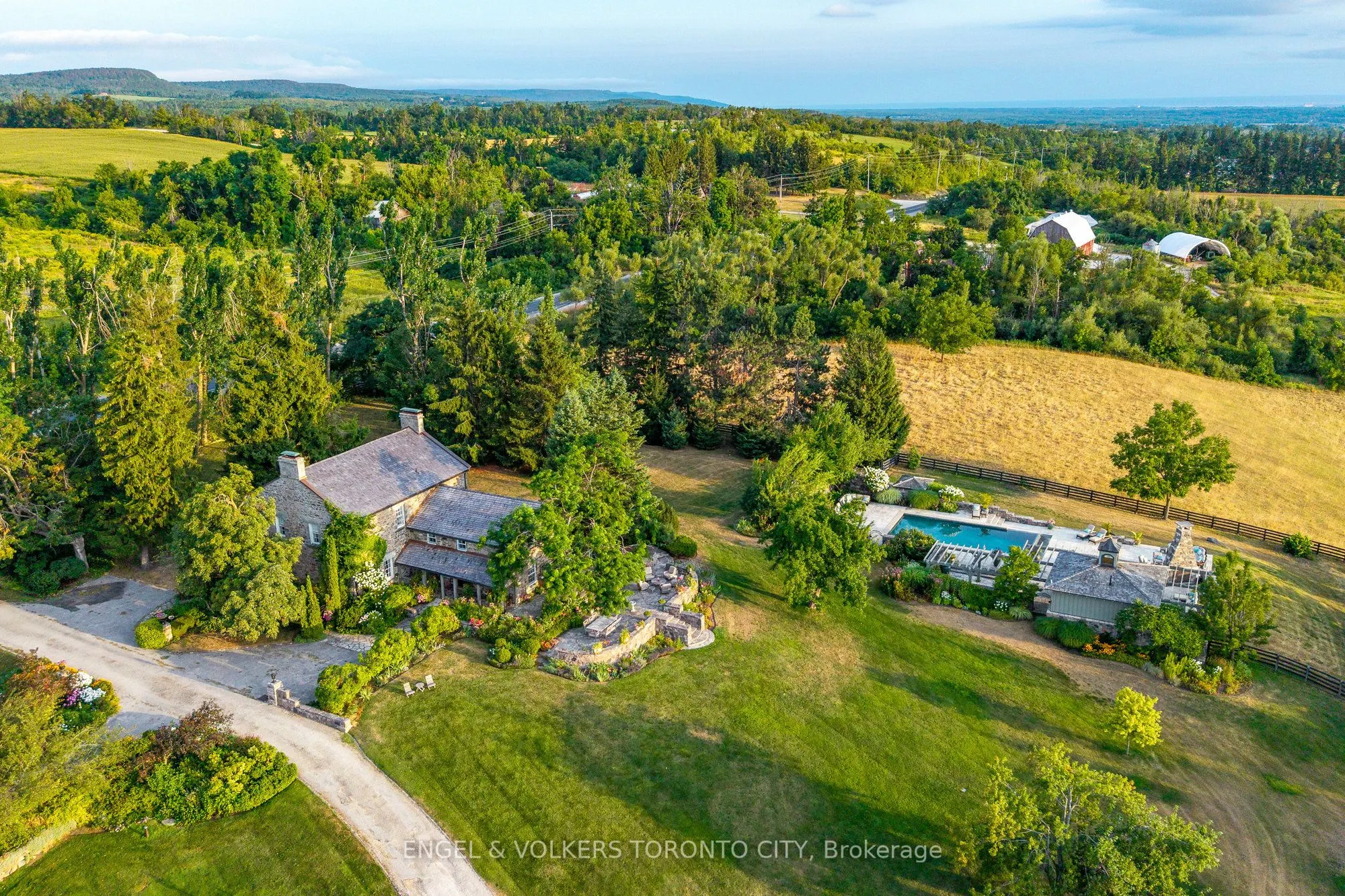 2353 HWY 124