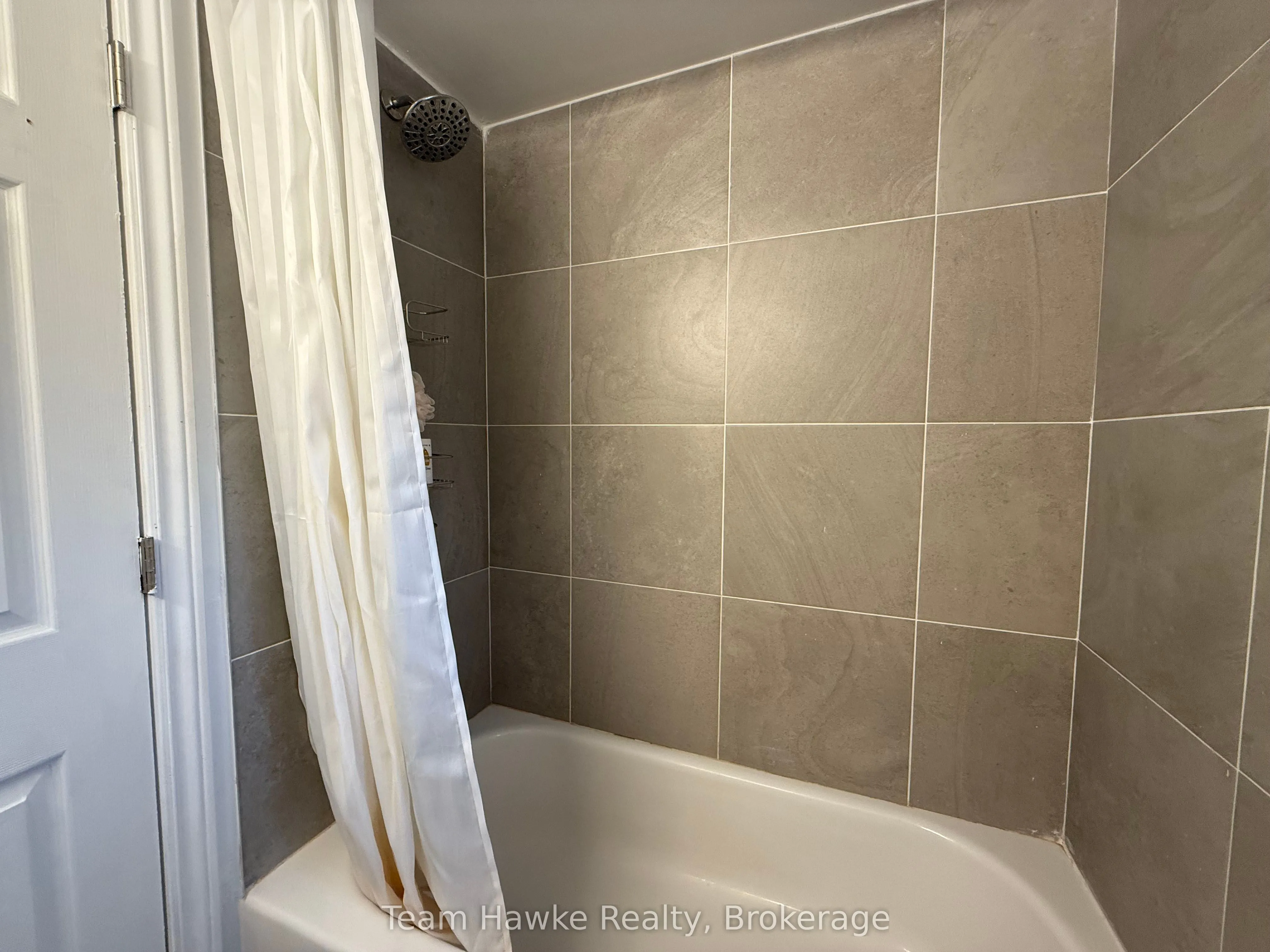 450 Sturgeon Bay Road, #2