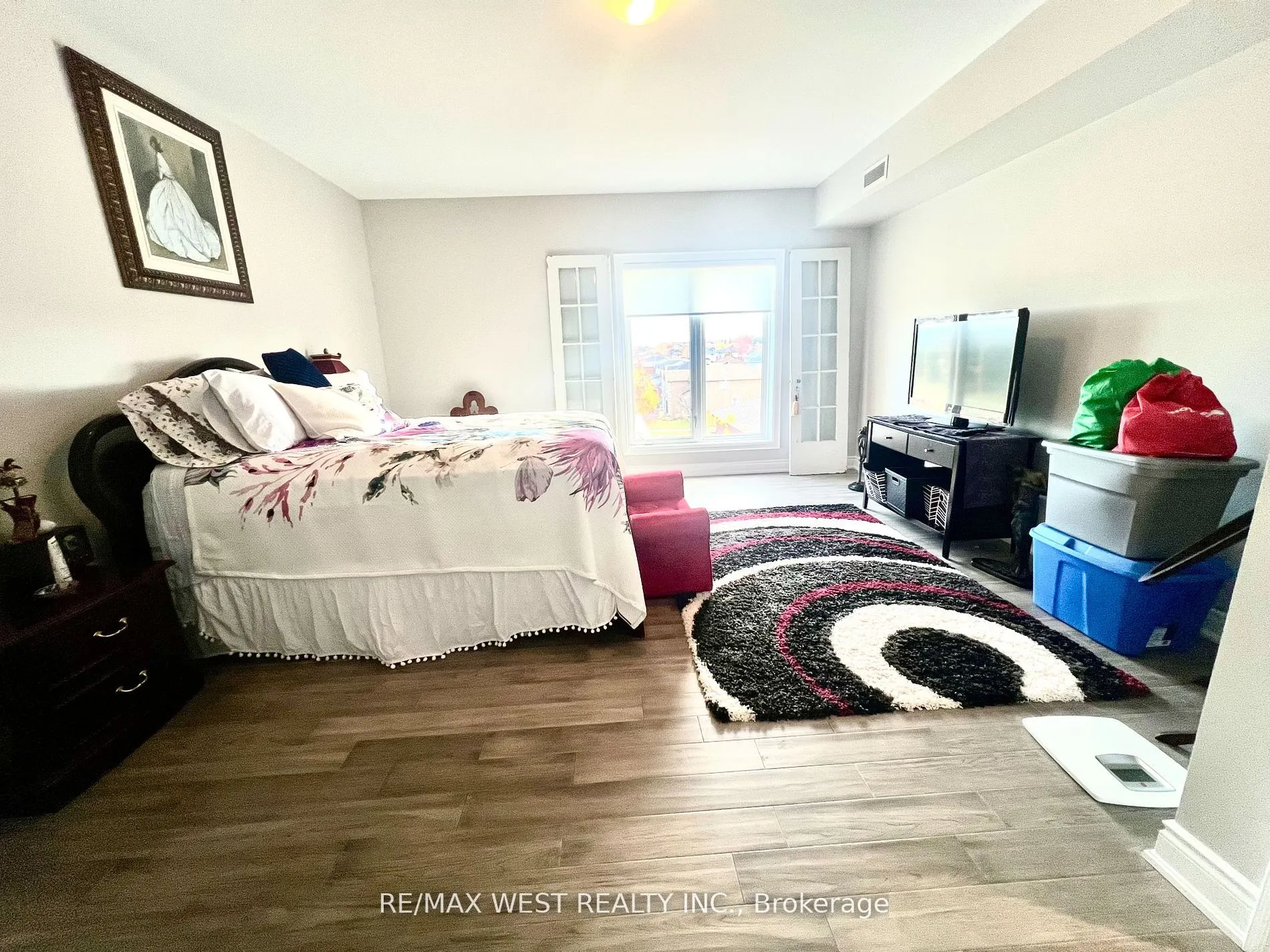 720 Yonge Street, #402