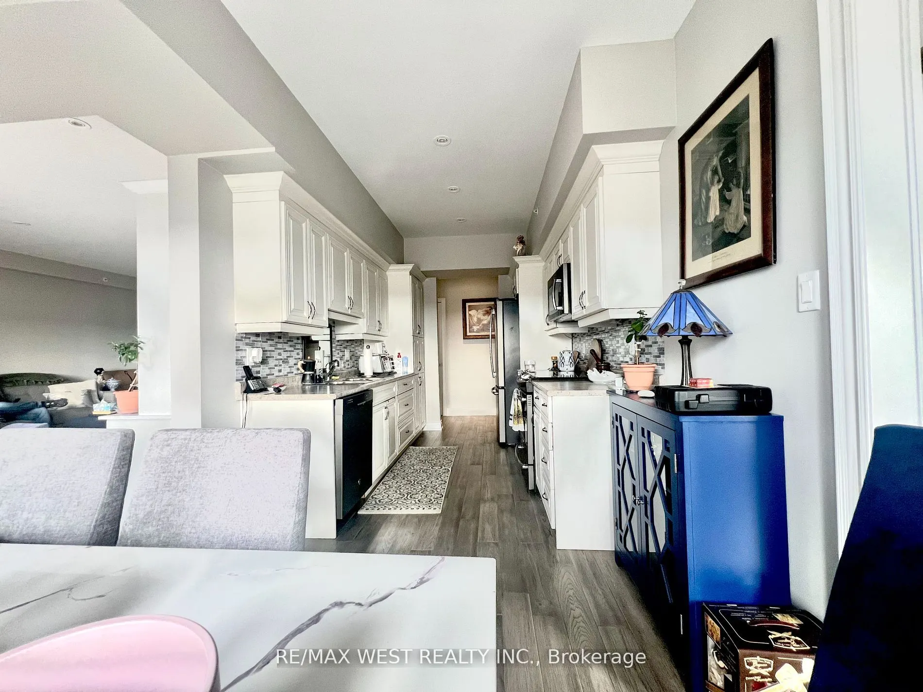 720 Yonge Street, #402