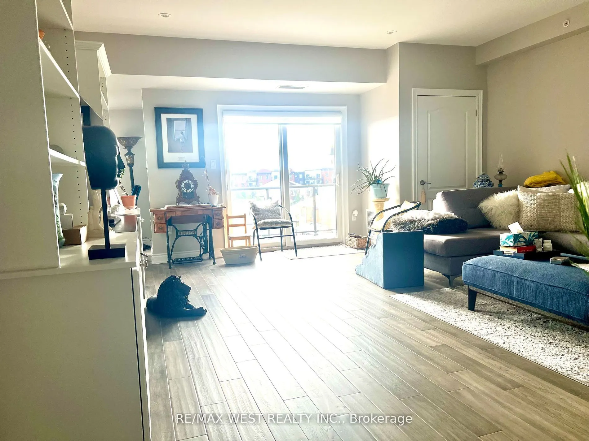 720 Yonge Street, #402