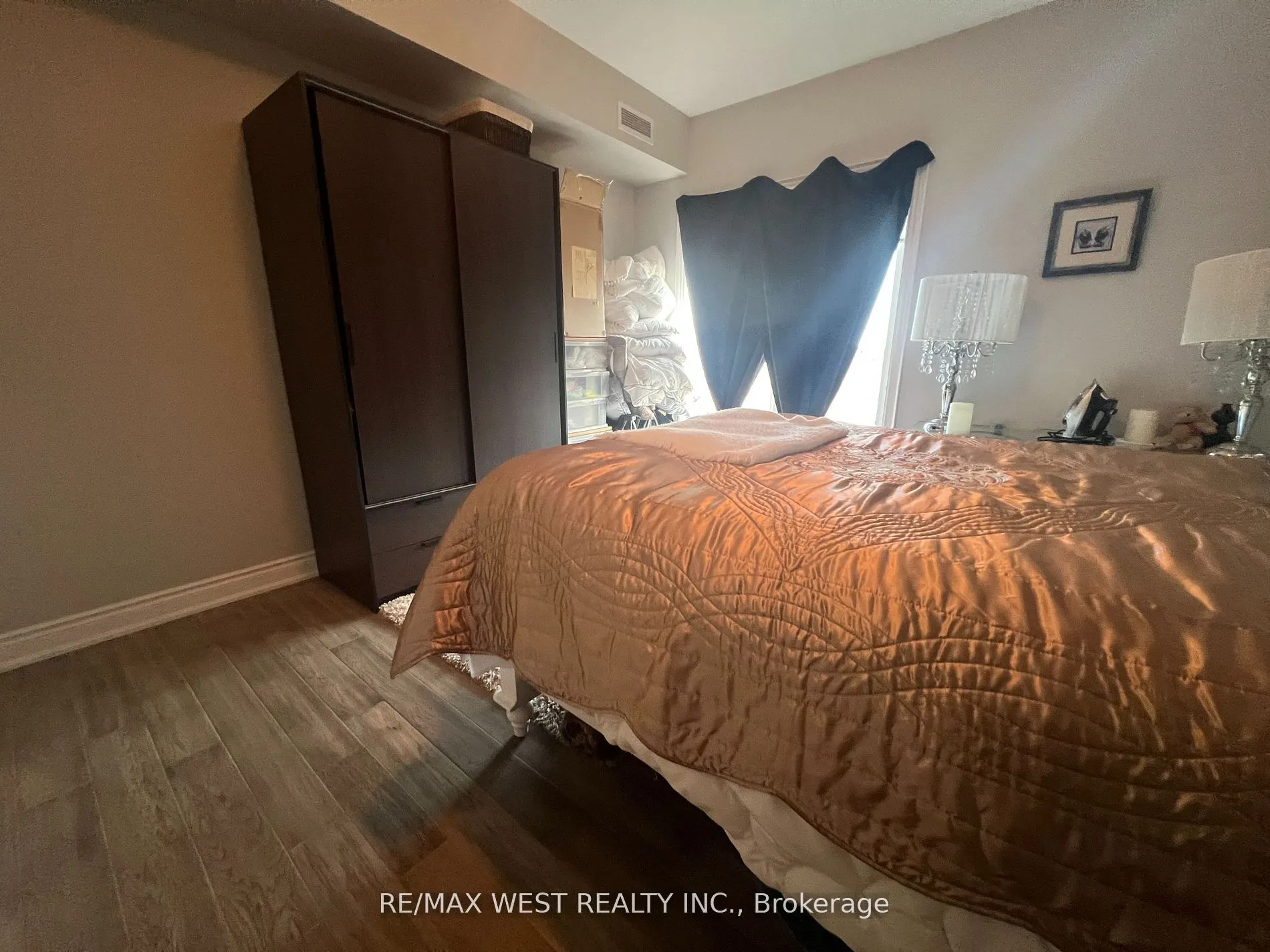 720 Yonge Street, #402