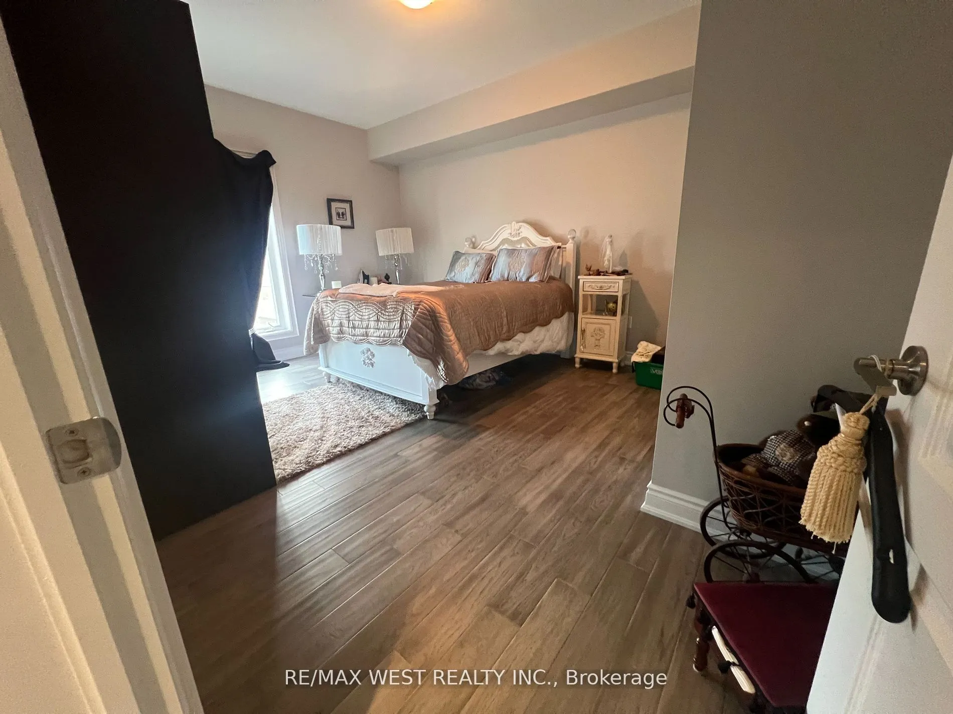 720 Yonge Street, #402