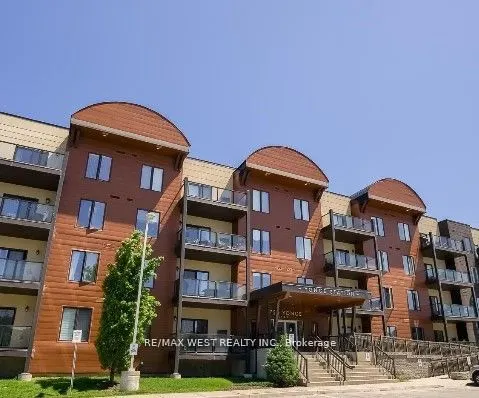 720 Yonge Street, #402