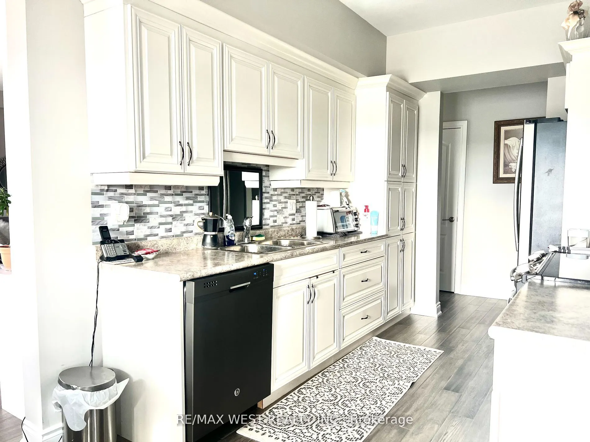 720 Yonge Street, #402