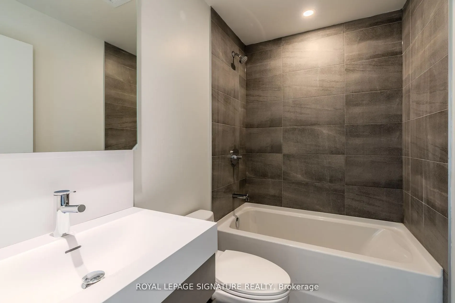 39 Mary Street, #2702