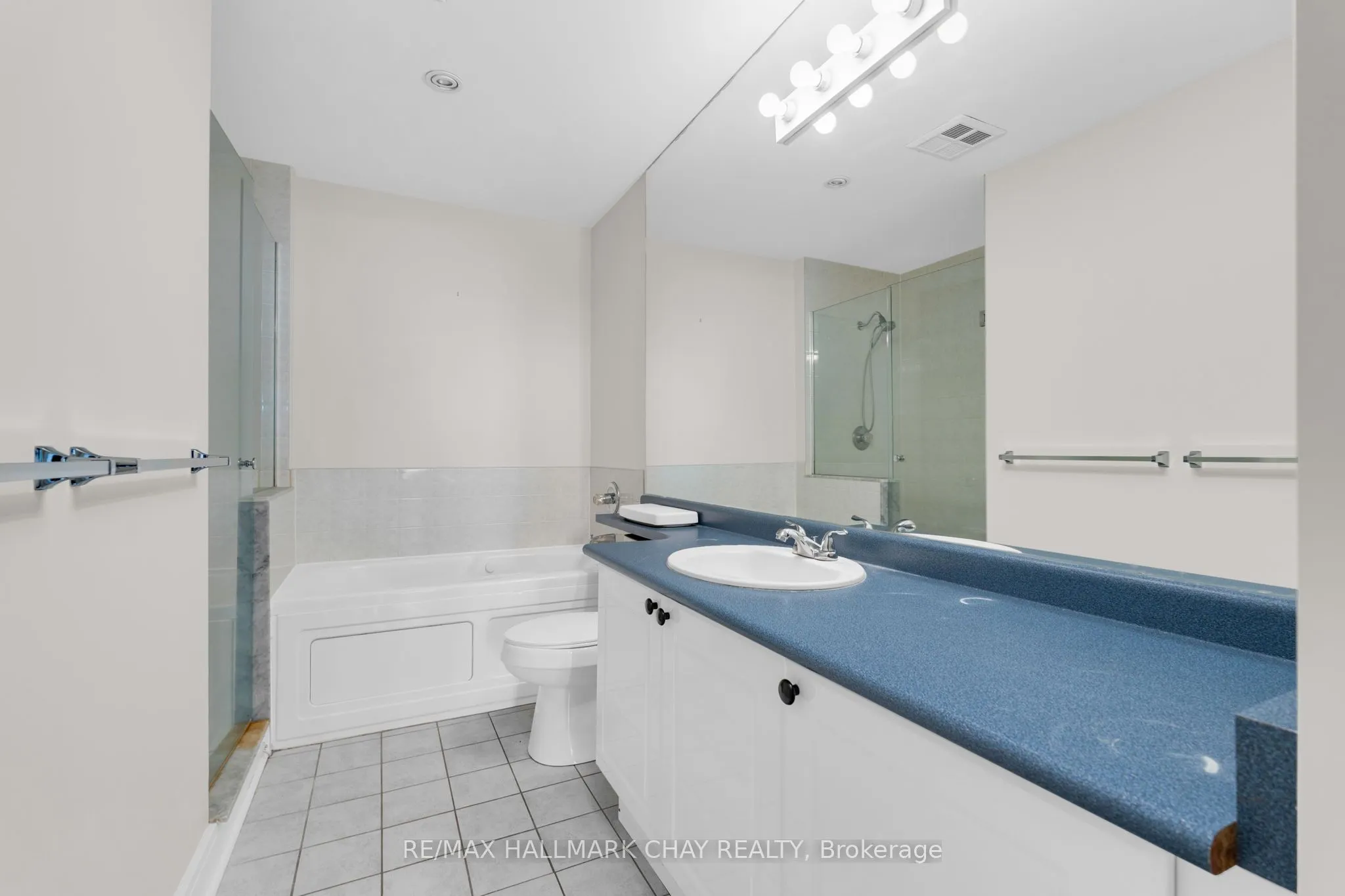 2 TORONTO Street, #307