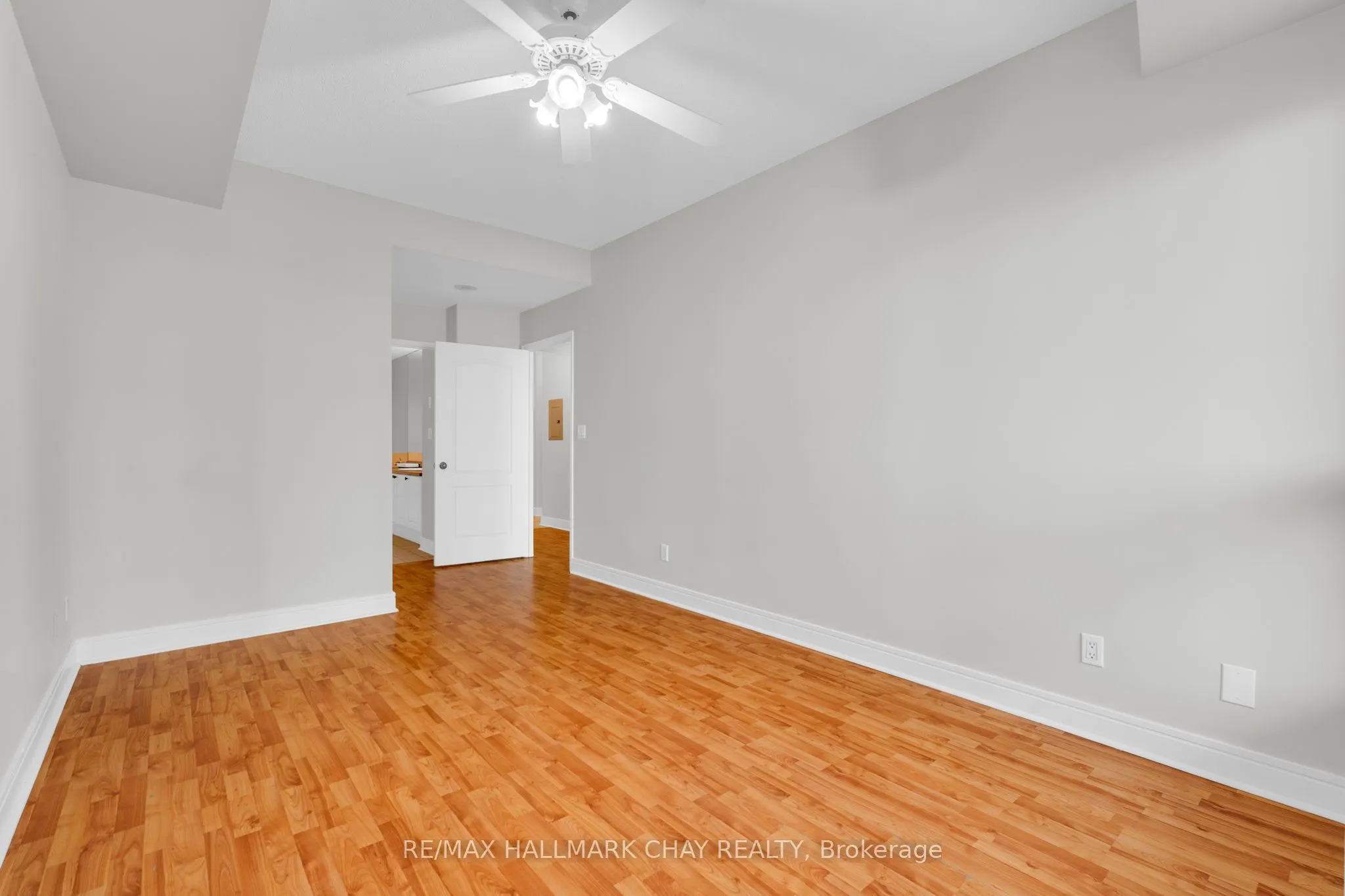 2 TORONTO Street, #307