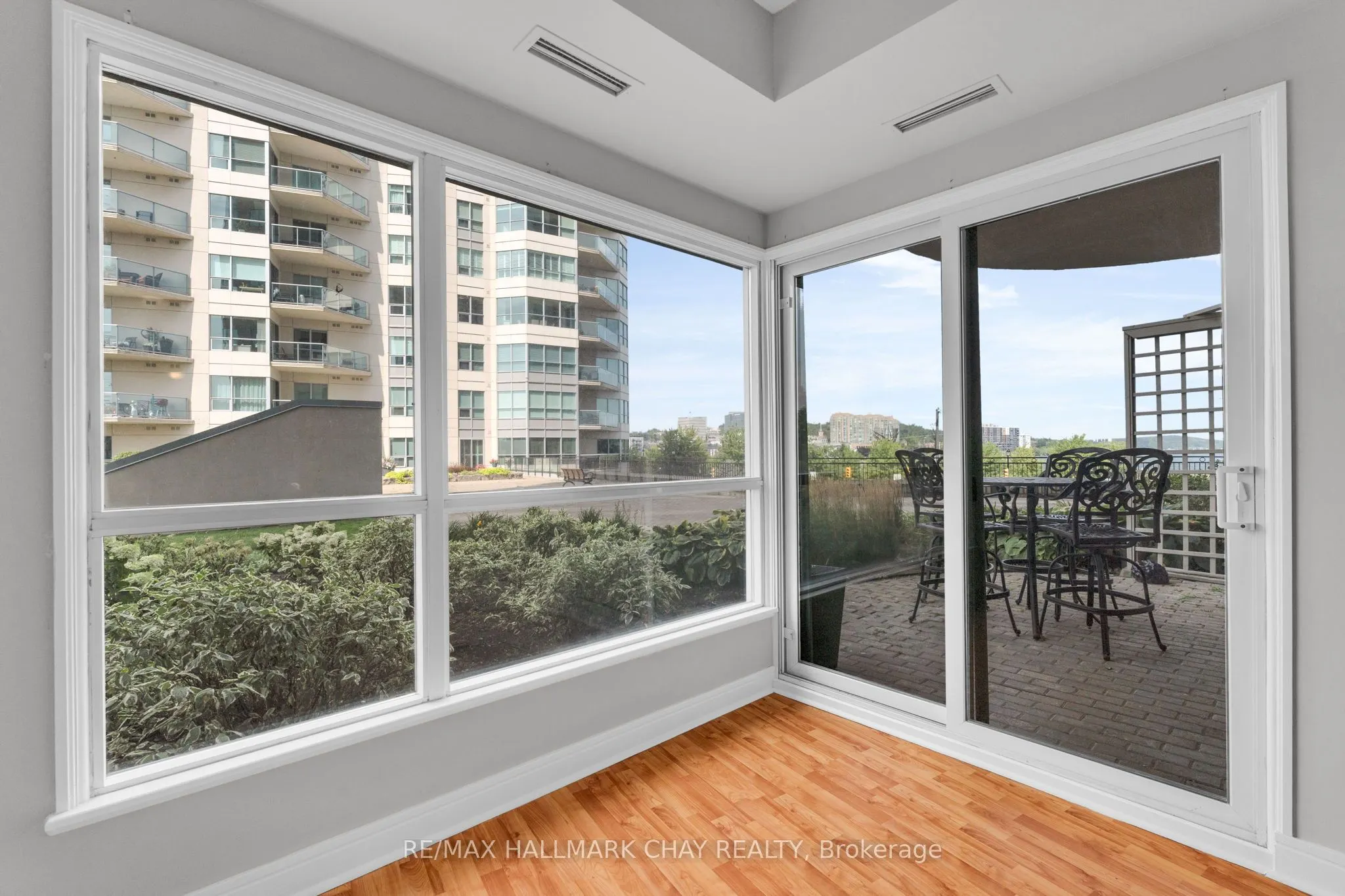 2 TORONTO Street, #307