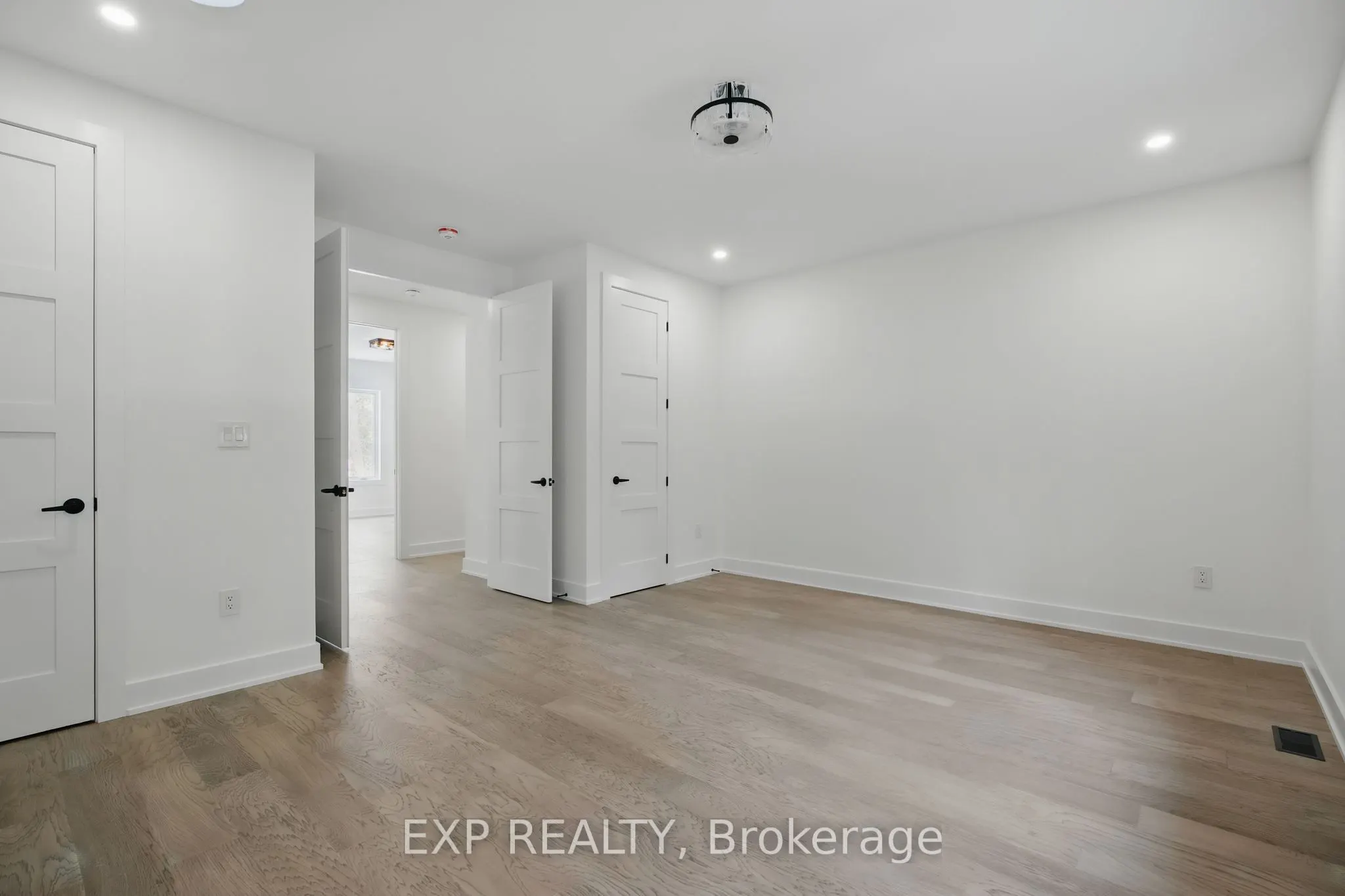 48 Iroquois Crescent