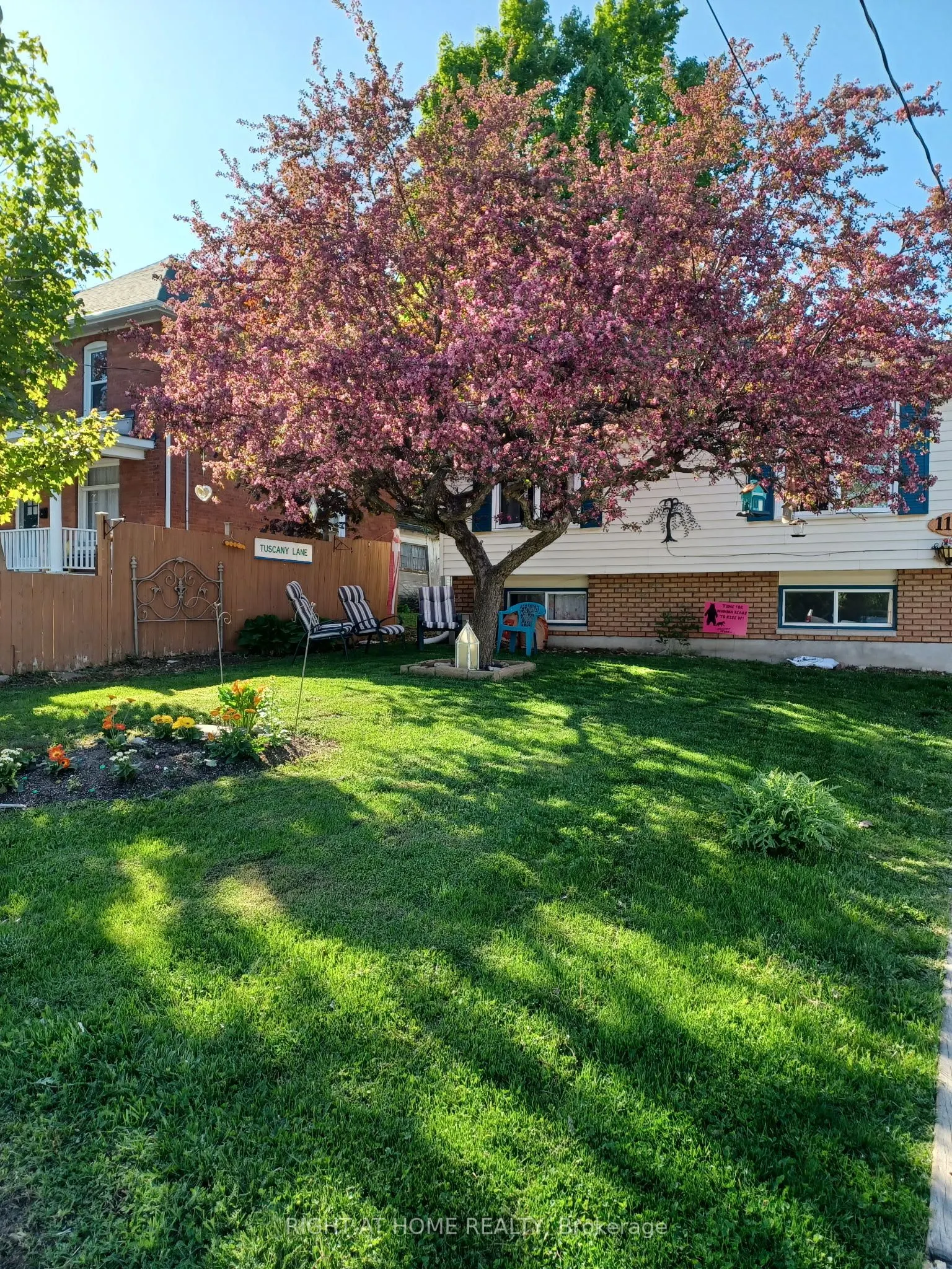 112 Borland Street E