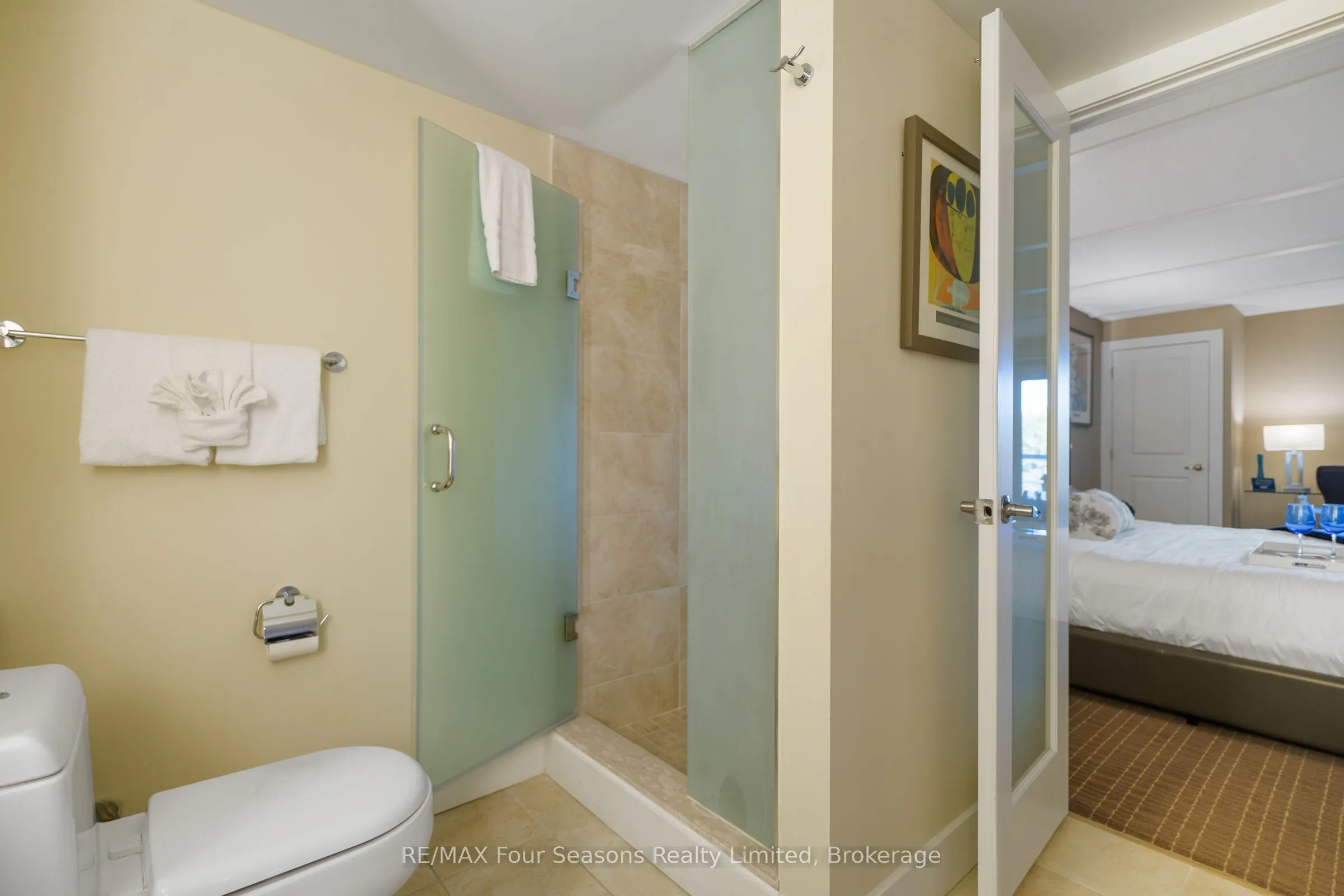 9 HARBOUR Street E, #5202-5204