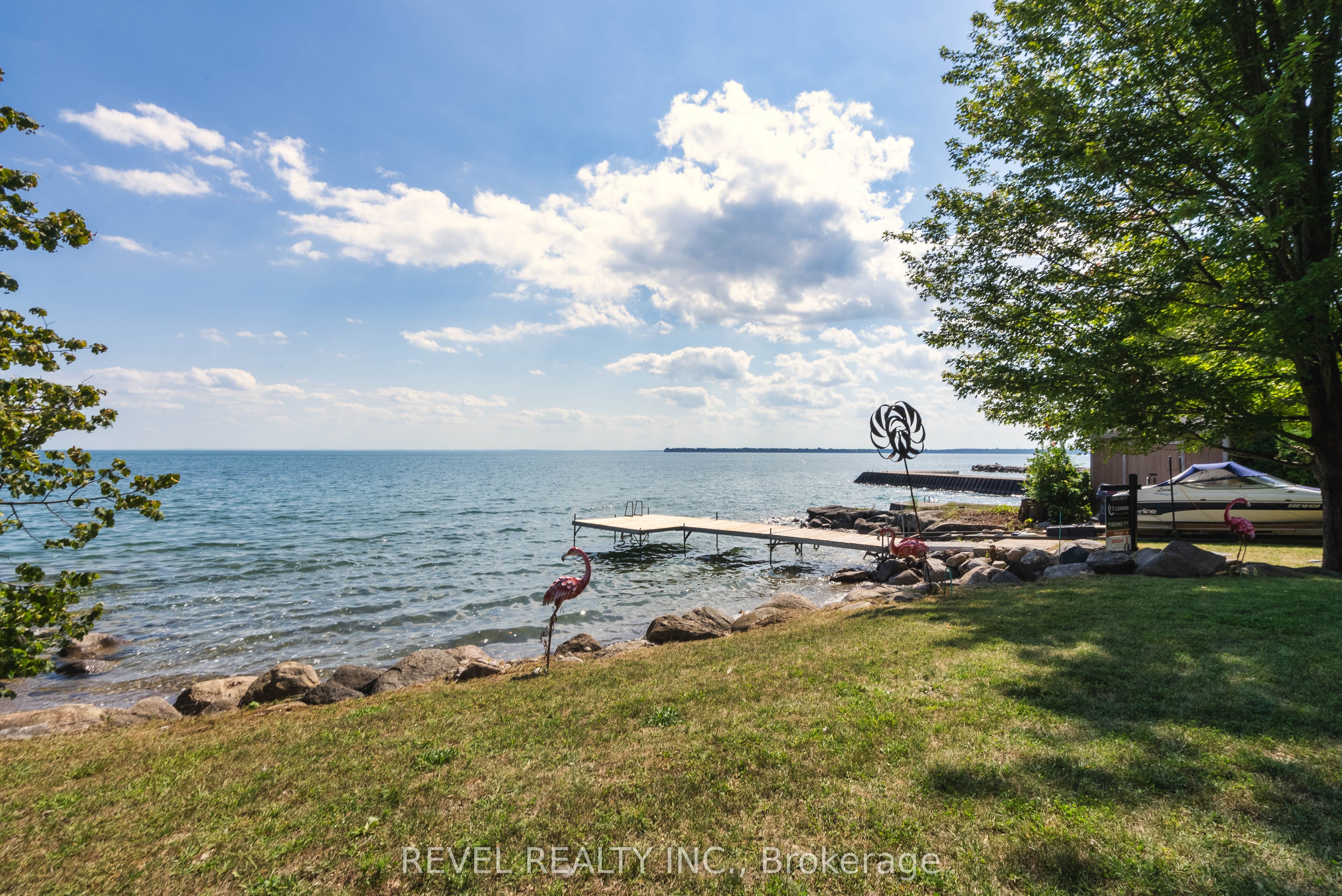 183 Lakeshore Road W