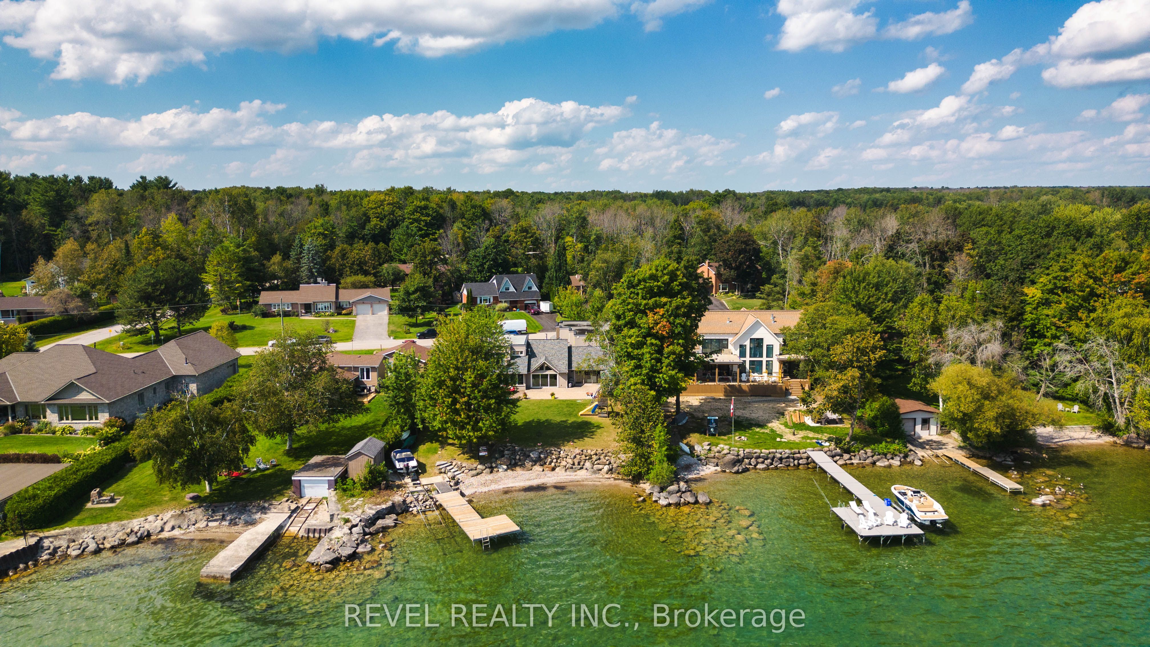 183 Lakeshore Road W