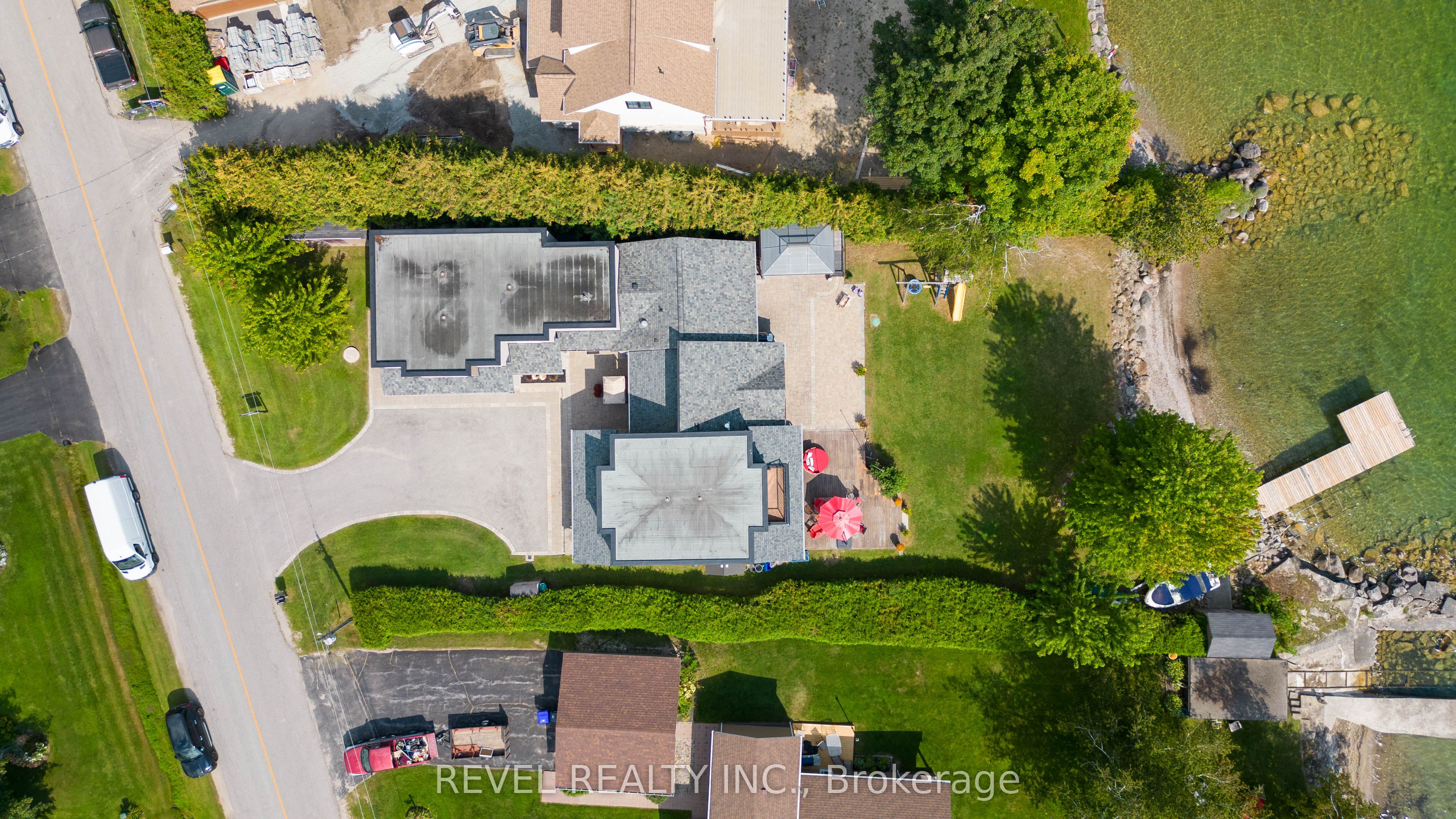 183 Lakeshore Road W