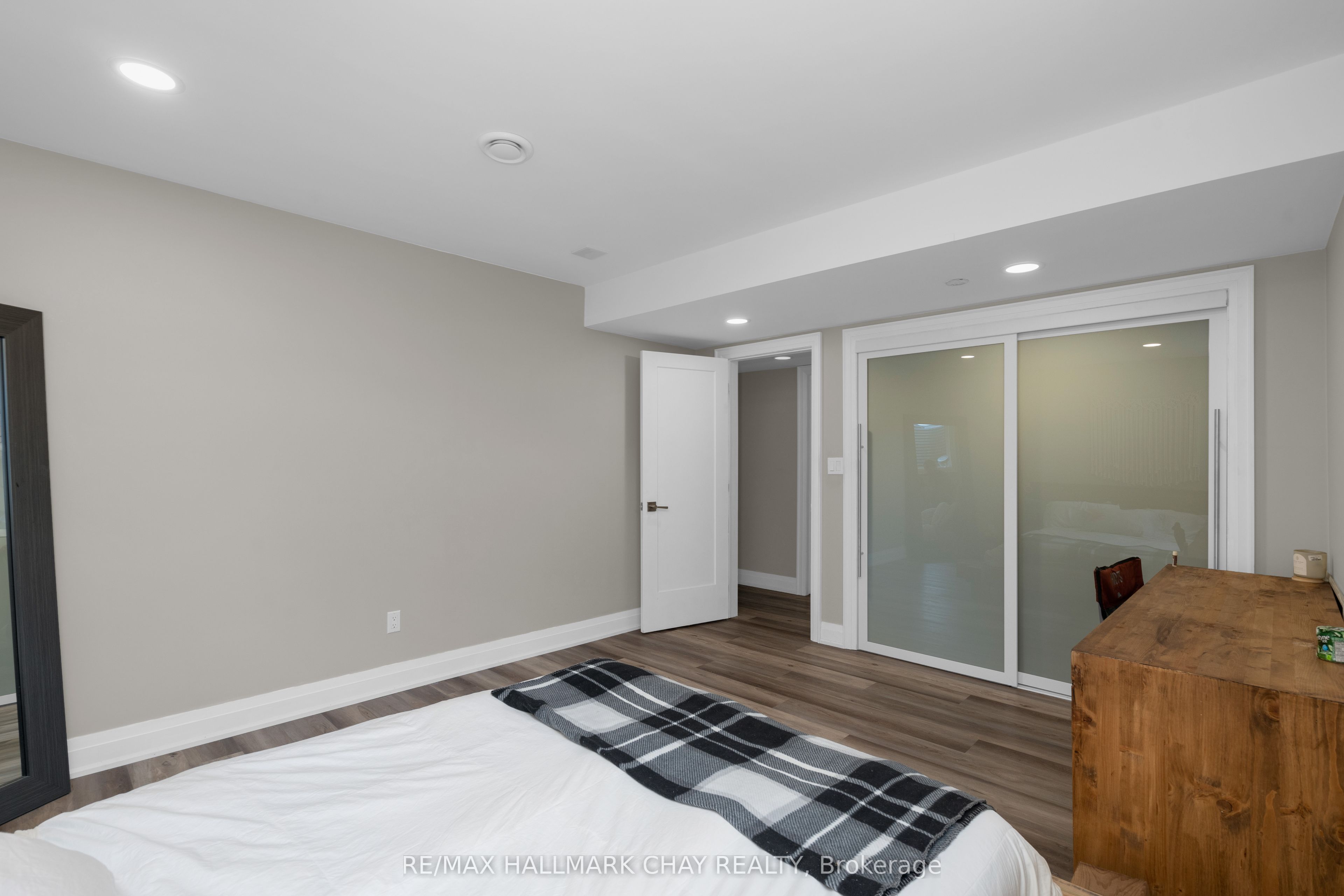 28 Thoroughbred Drive