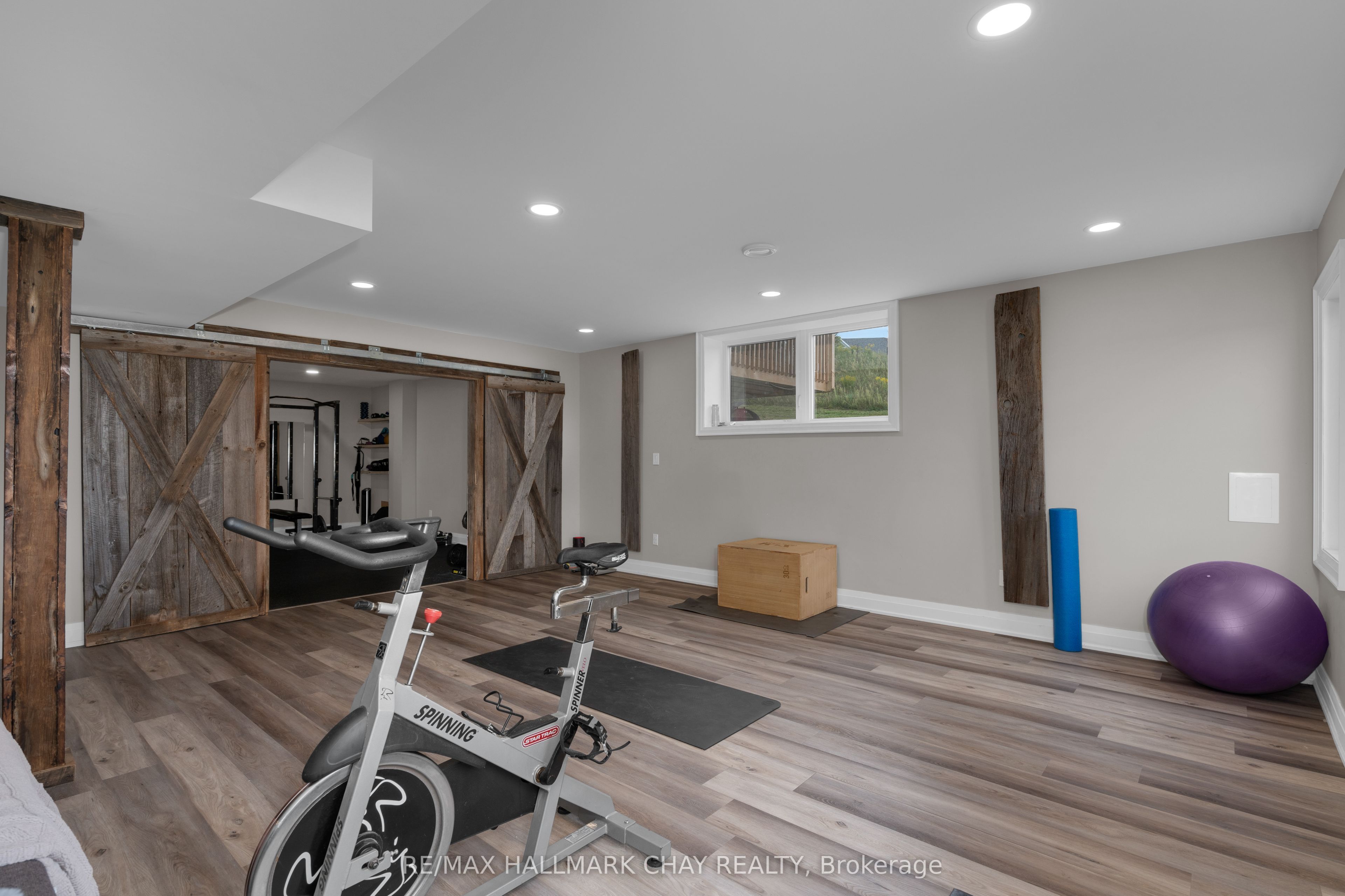 28 Thoroughbred Drive