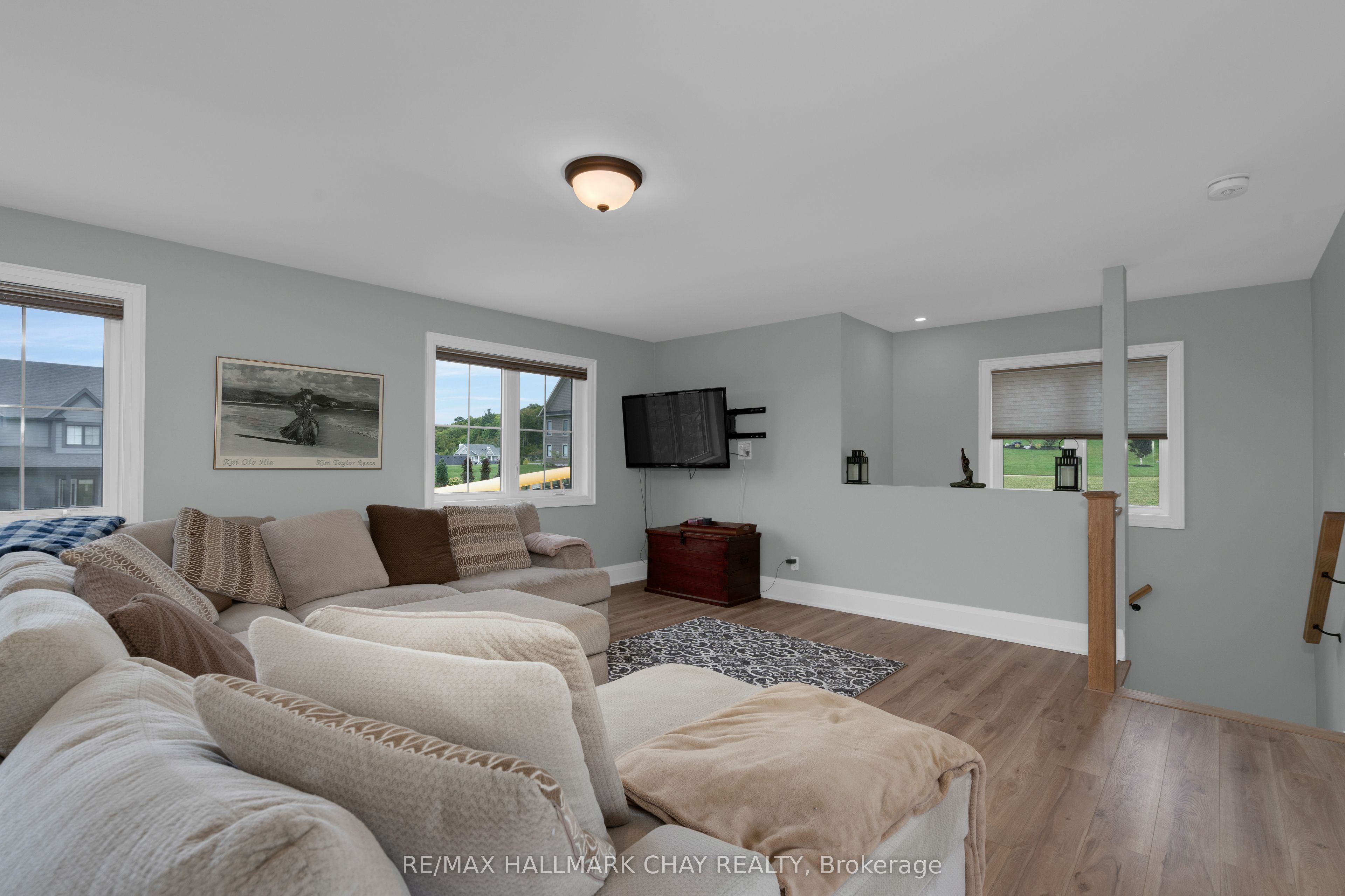 28 Thoroughbred Drive
