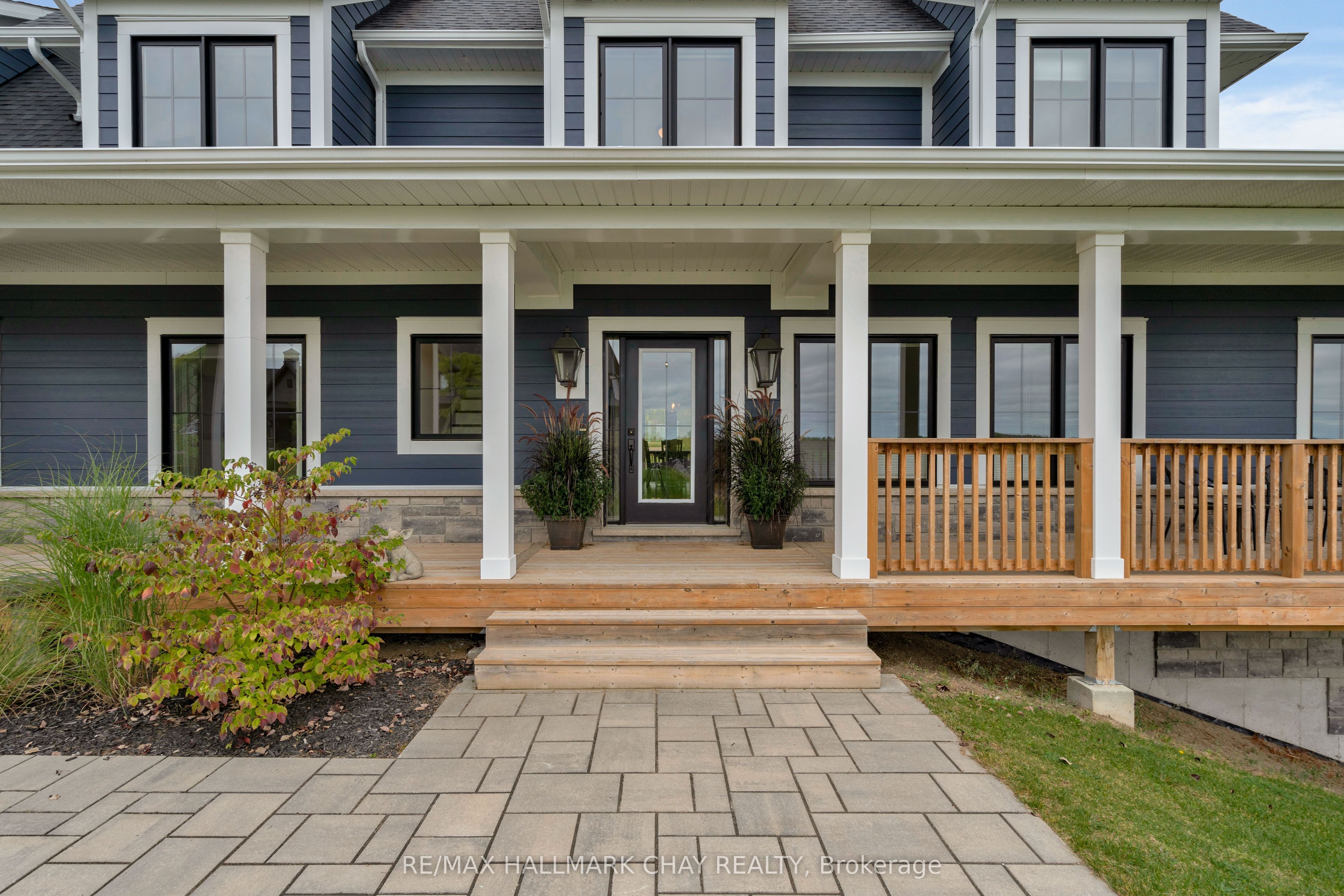 28 Thoroughbred Drive