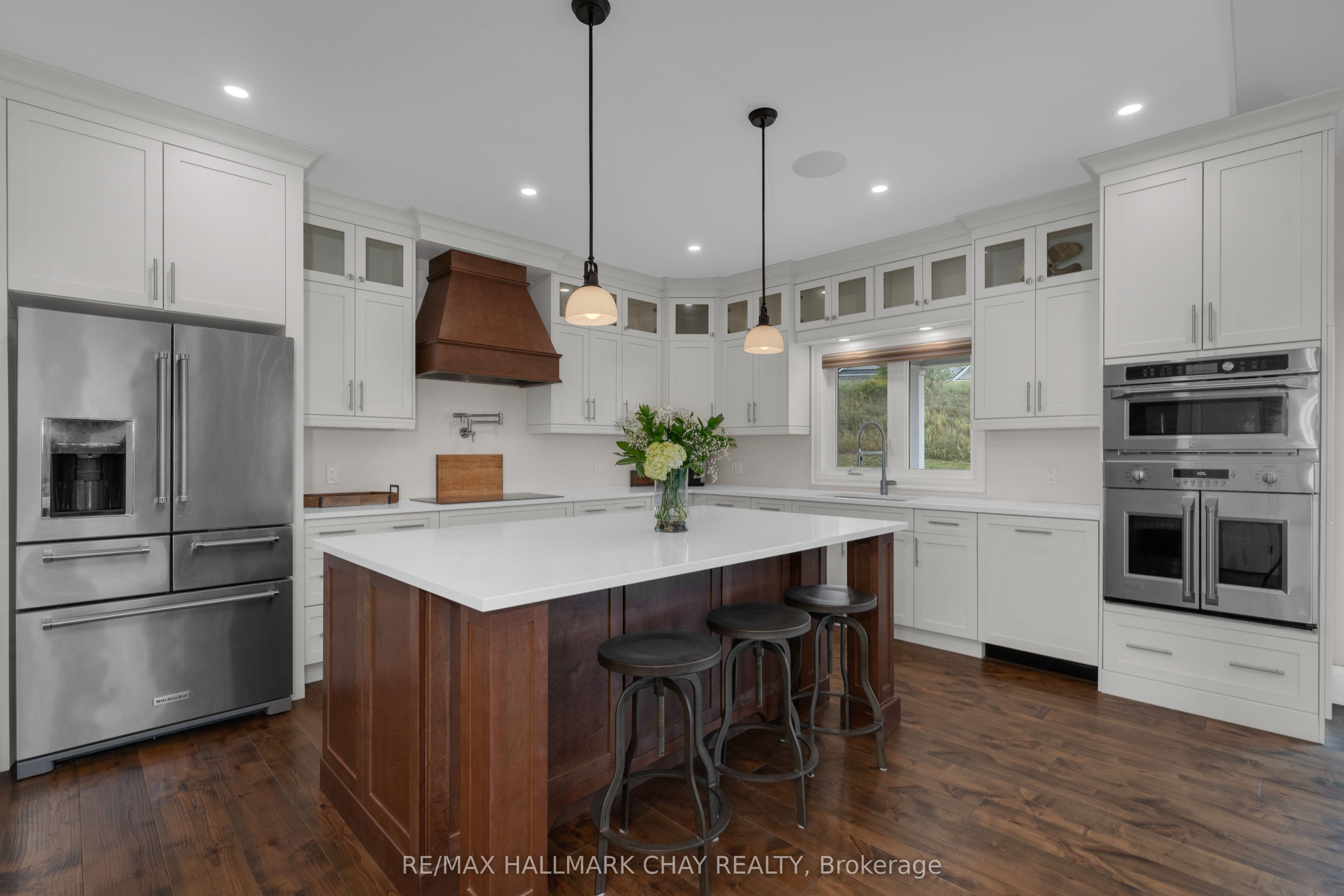 28 Thoroughbred Drive