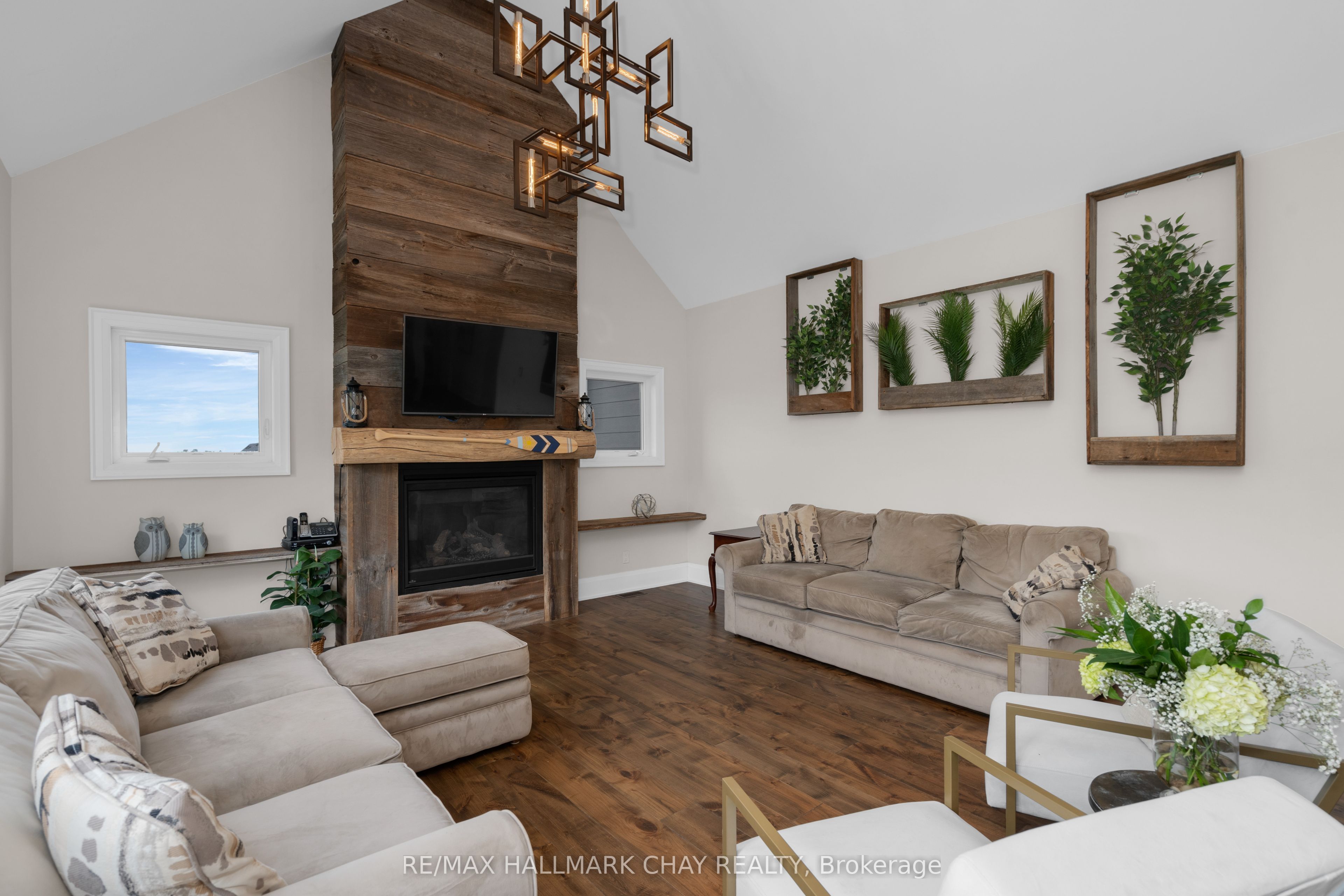 28 Thoroughbred Drive