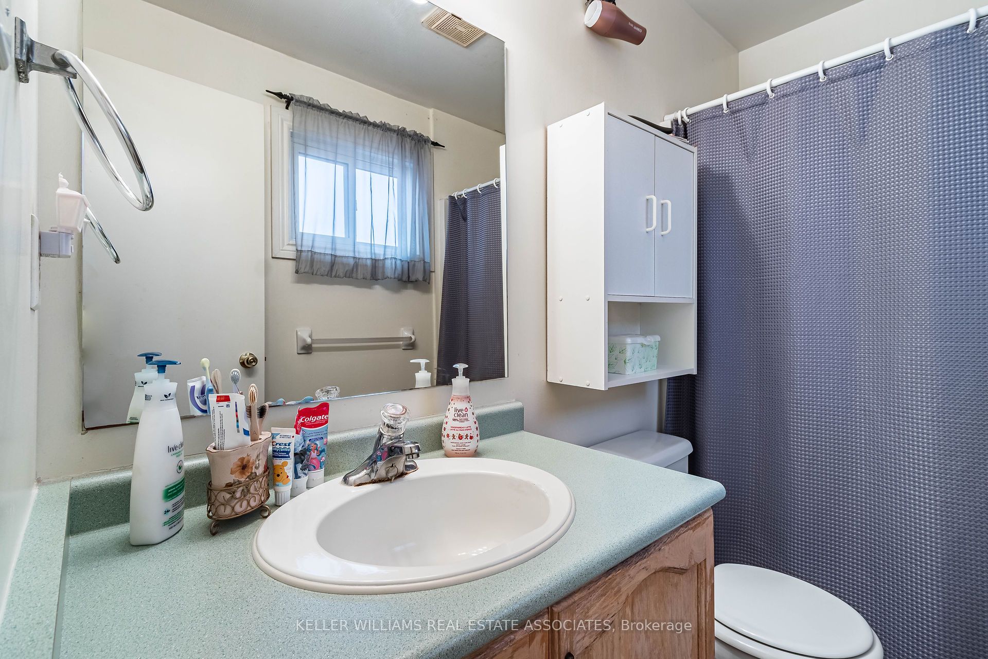 186 Pickett Crescent