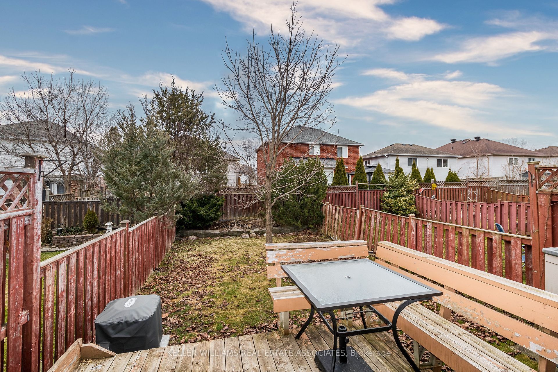186 Pickett Crescent