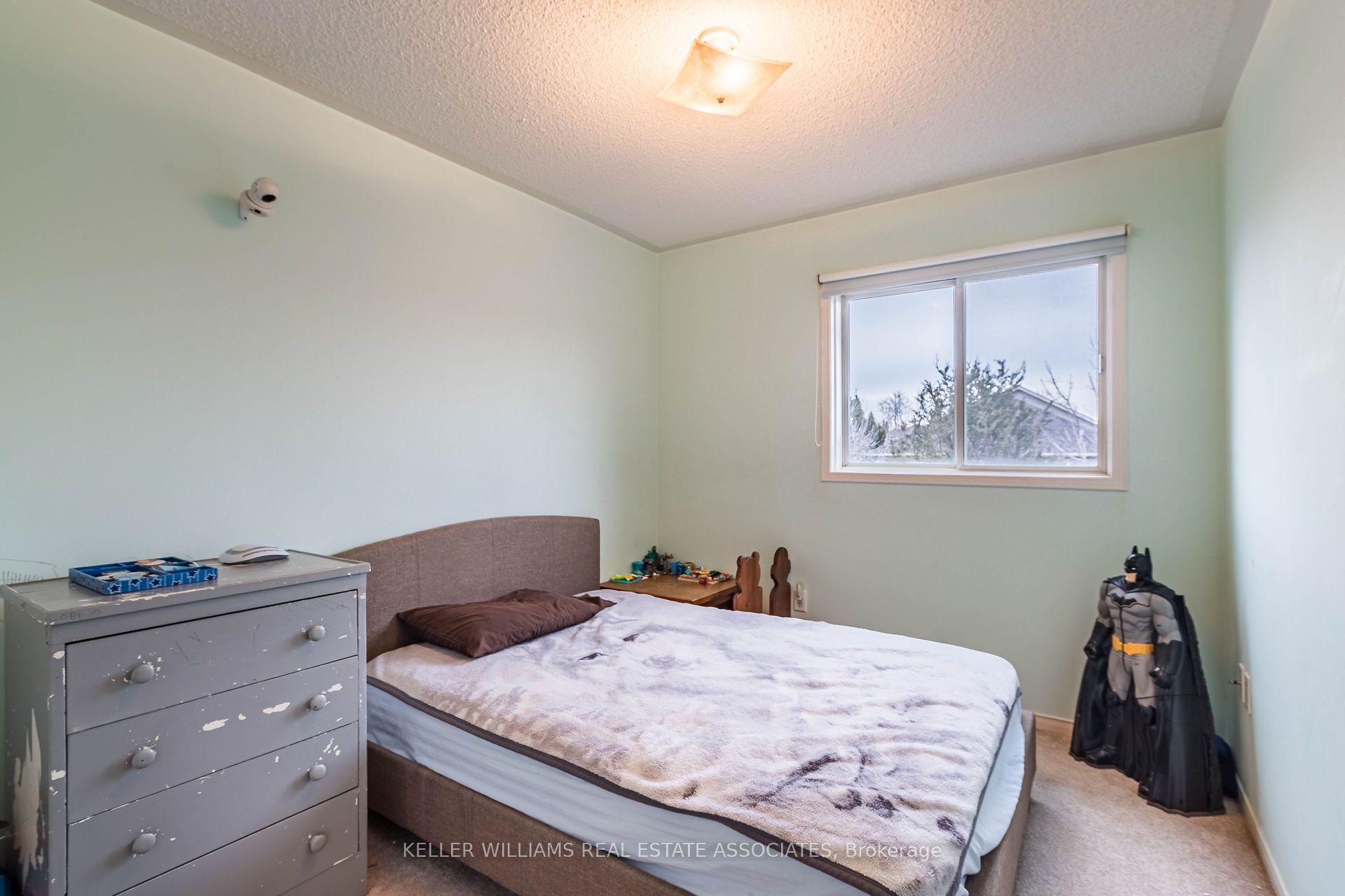 186 Pickett Crescent