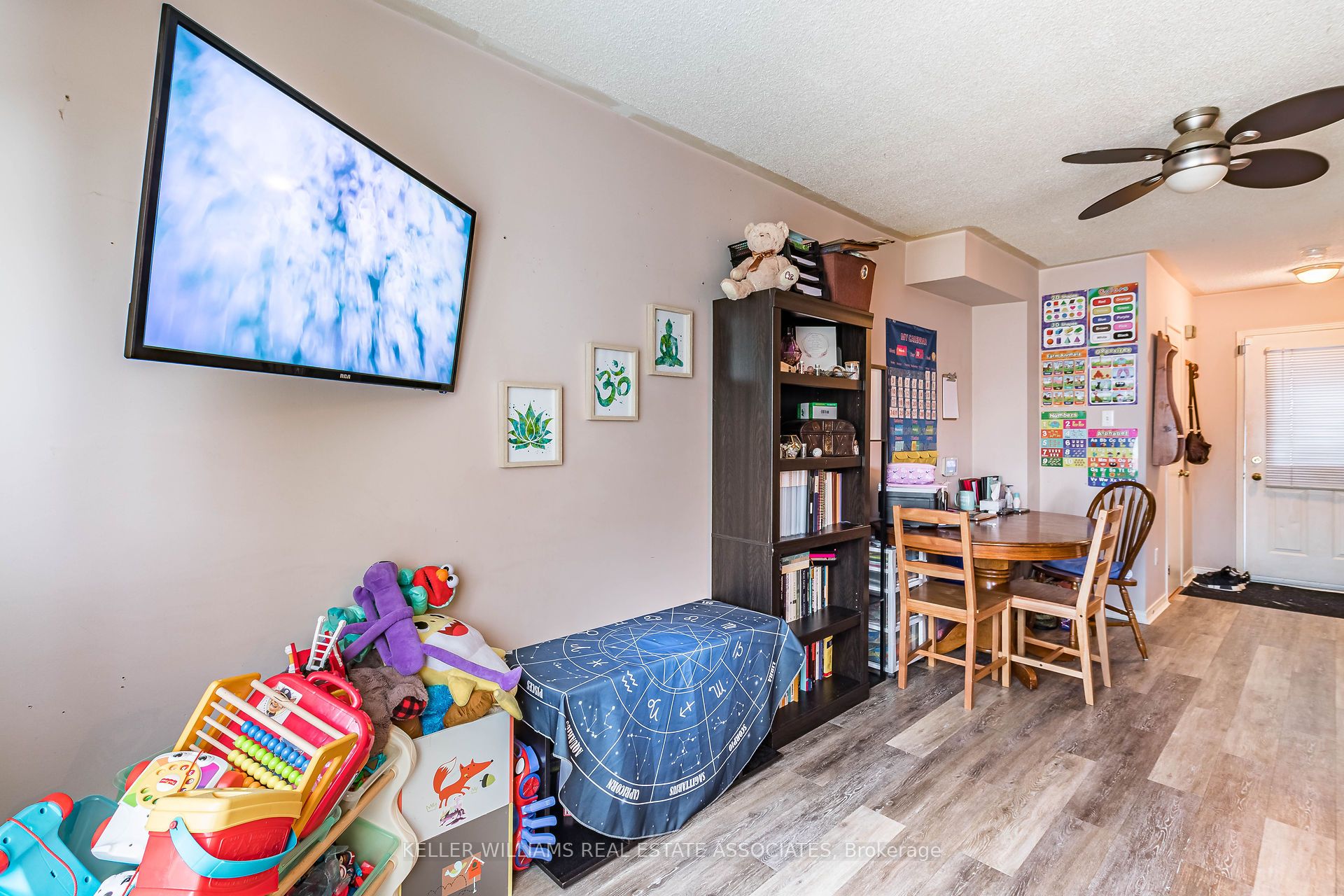 186 Pickett Crescent