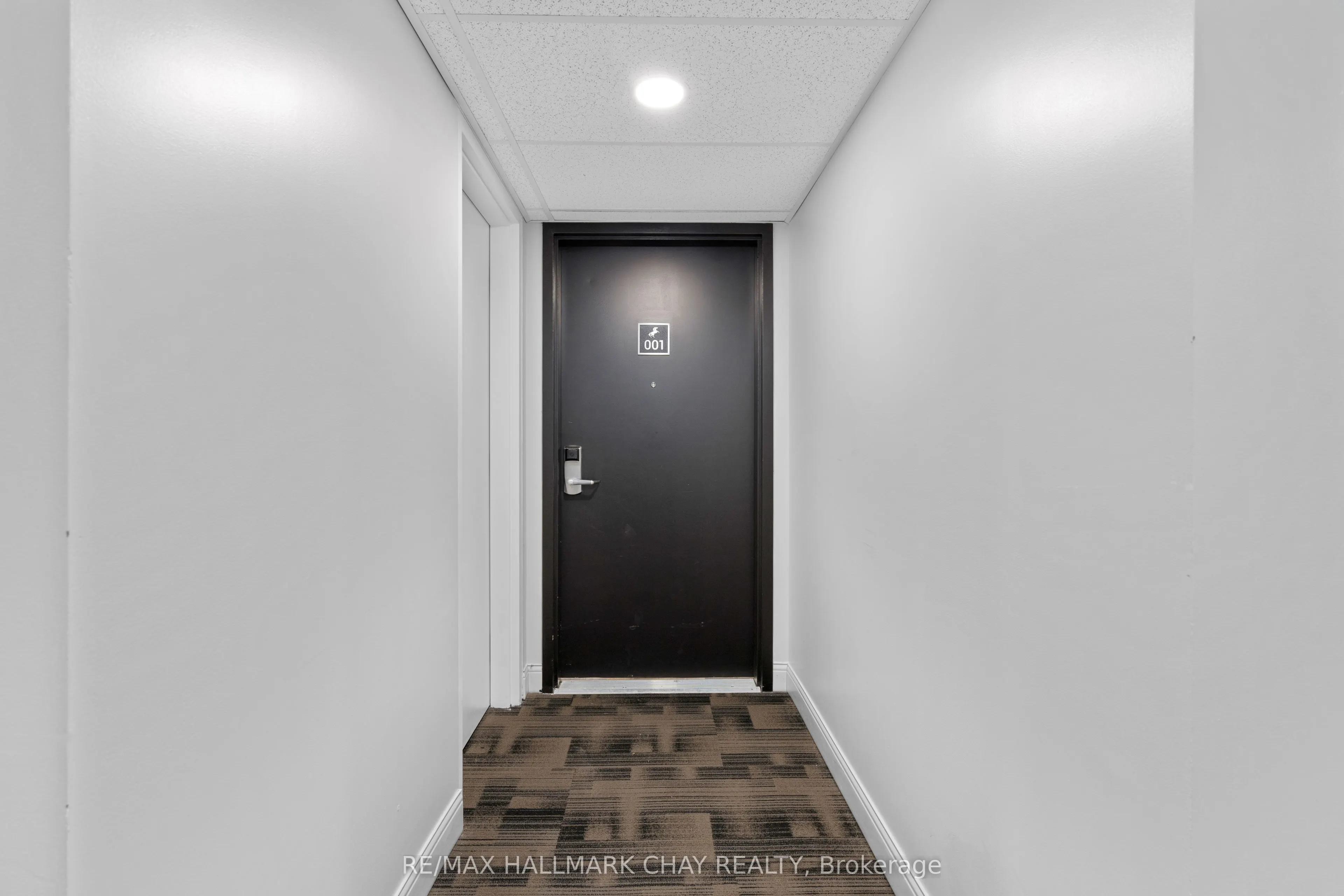 80 Horseshoe Boulevard, ##G01