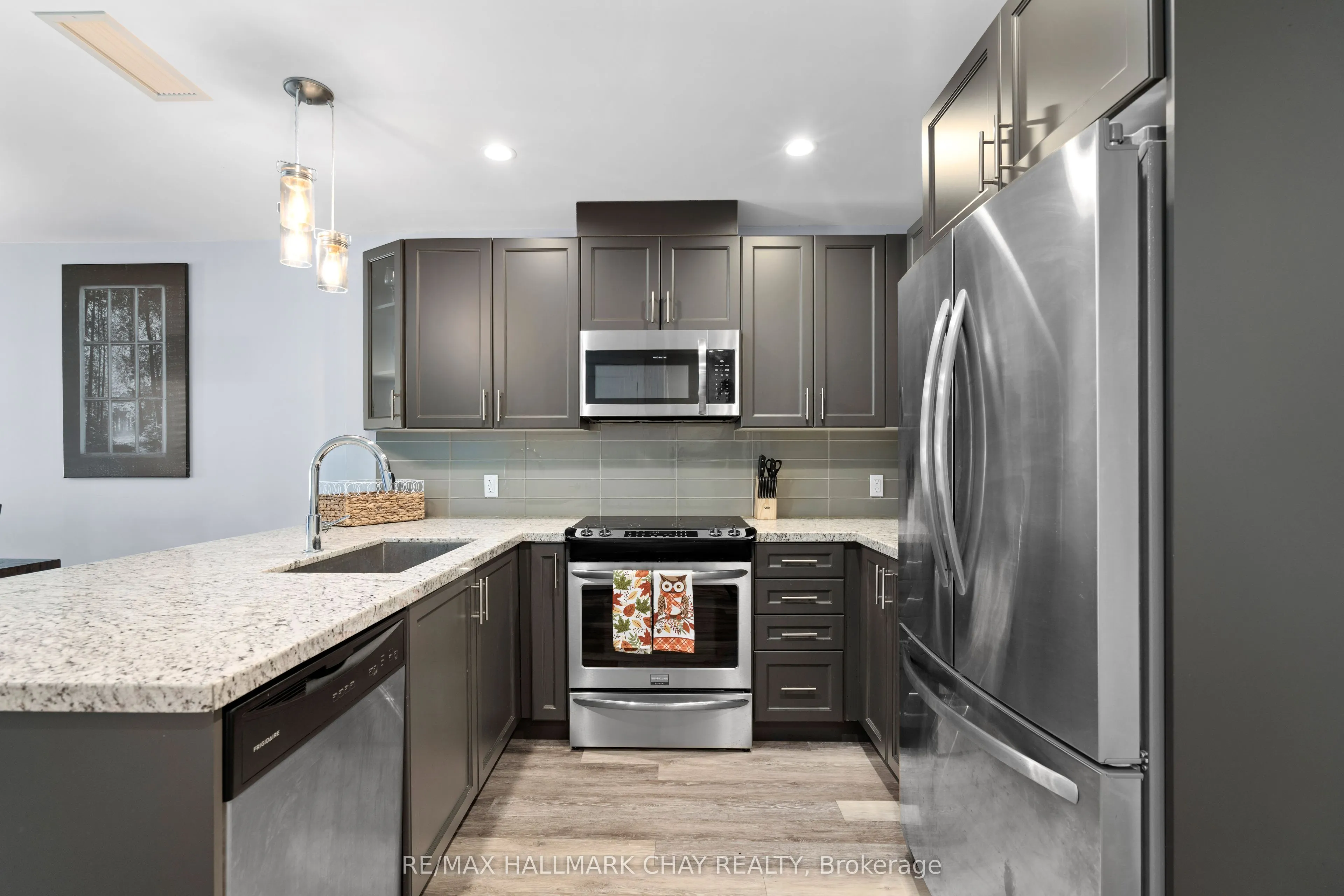 80 Horseshoe Boulevard, ##G01