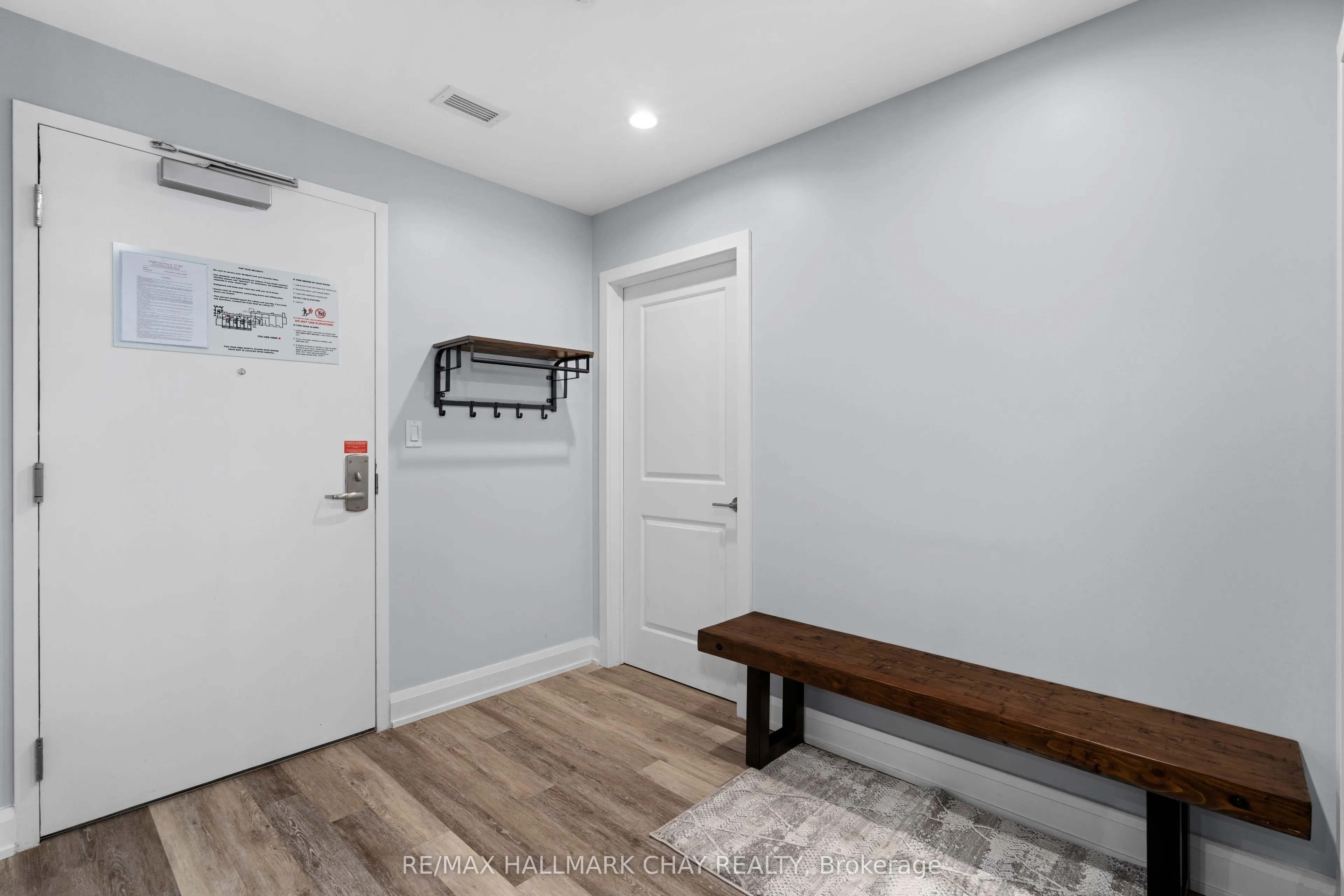 80 Horseshoe Boulevard, ##G01