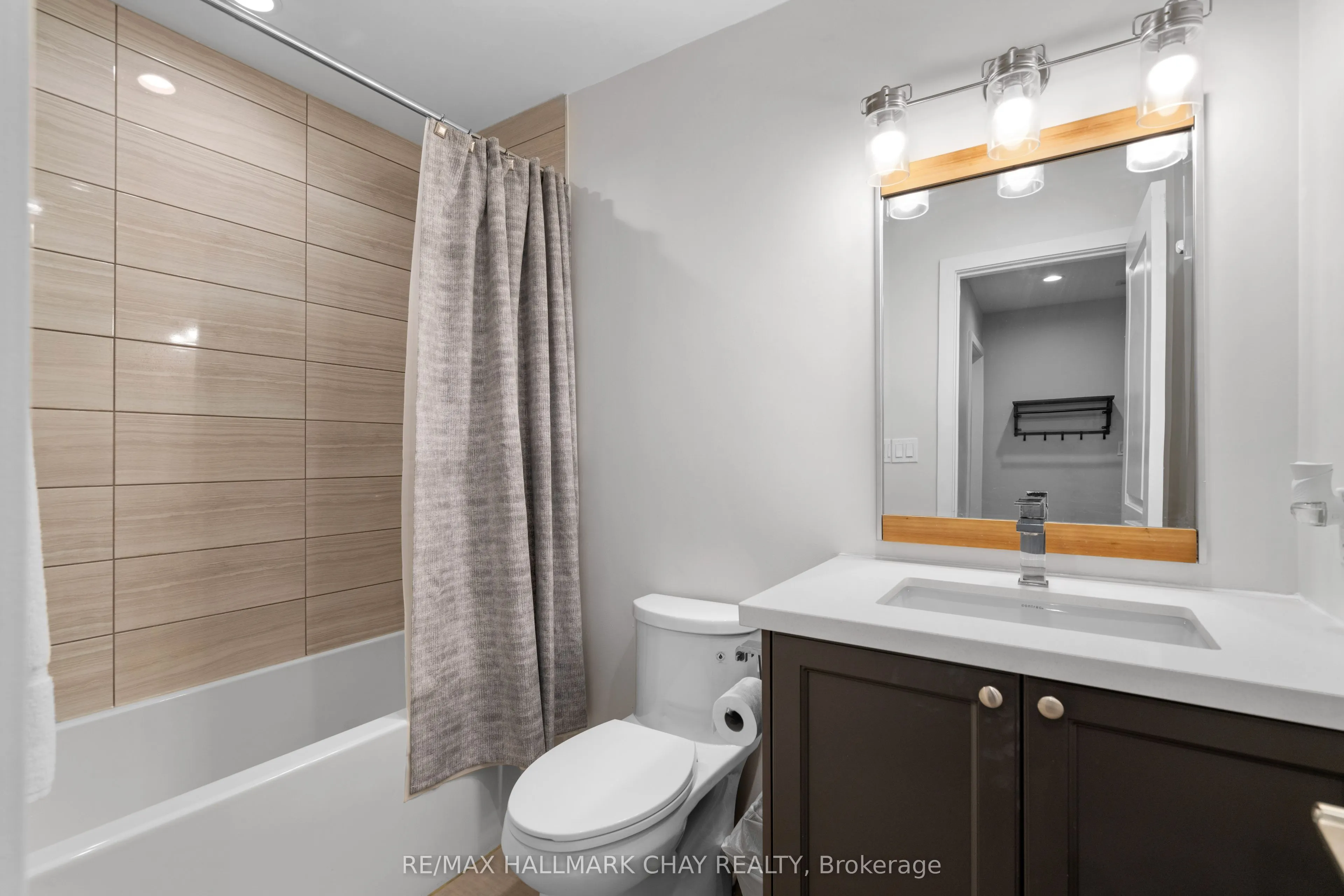 80 Horseshoe Boulevard, ##G01