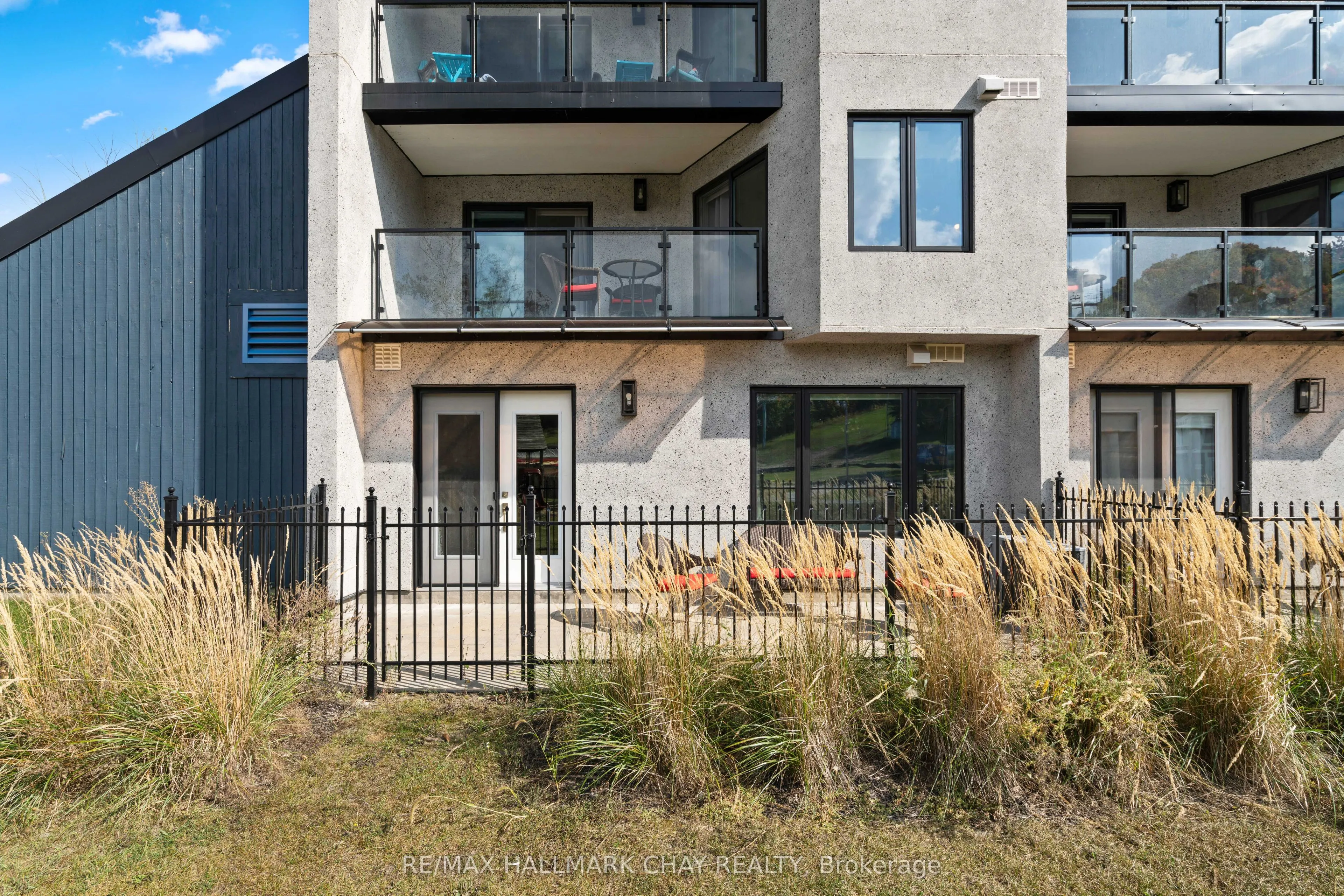 80 Horseshoe Boulevard, ##G01
