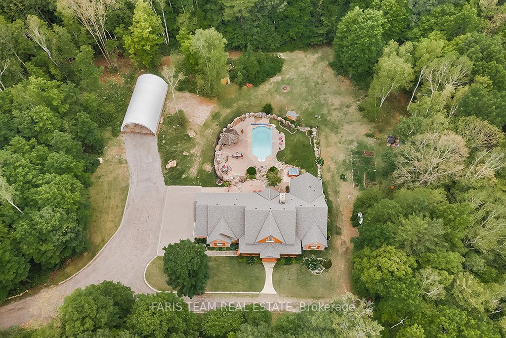 697 Lafontaine Road E